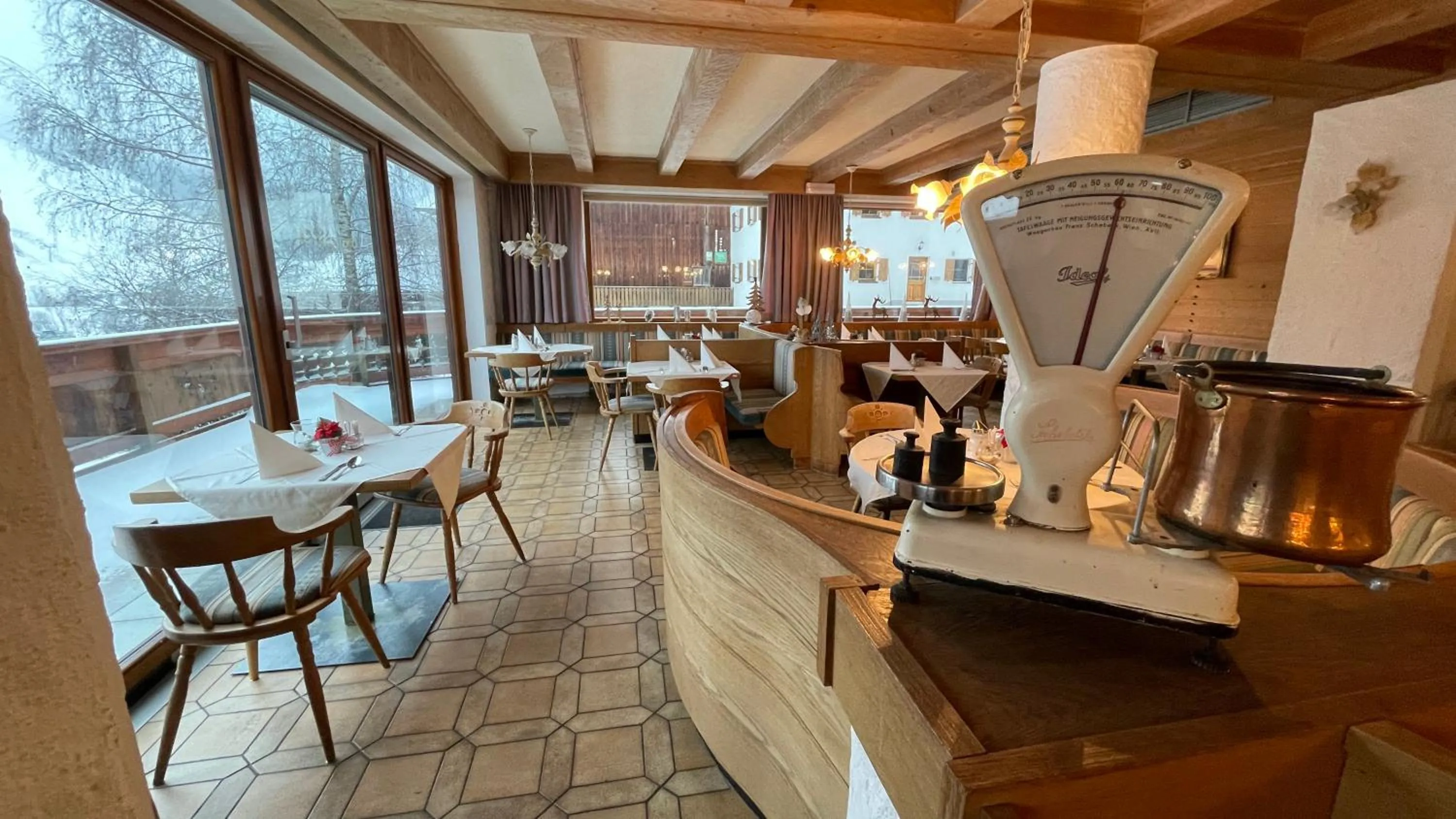 Restaurant/places to eat in Hotel Alpenrose