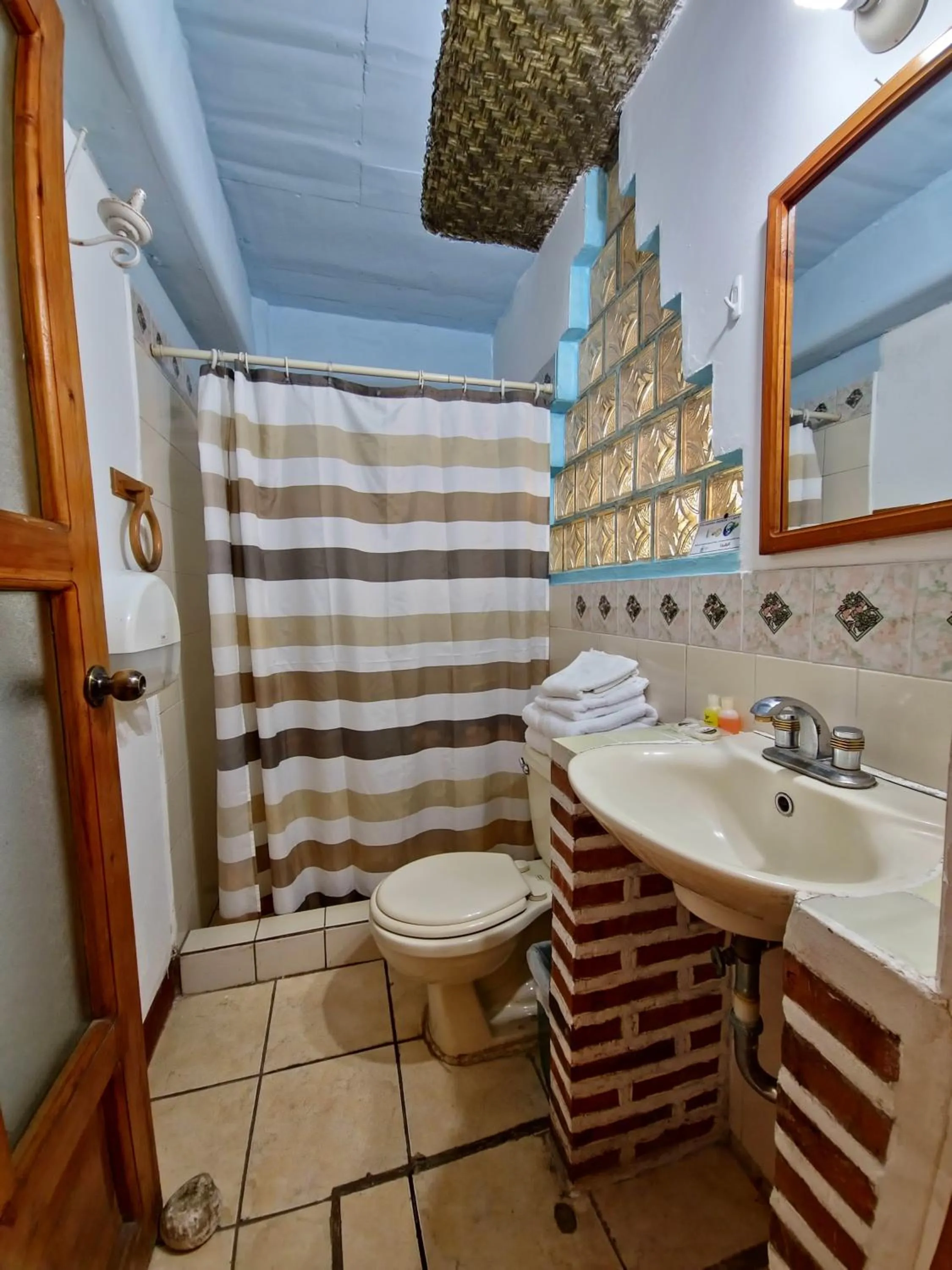 Shower in Eco Suites Uxlabil Guatemala