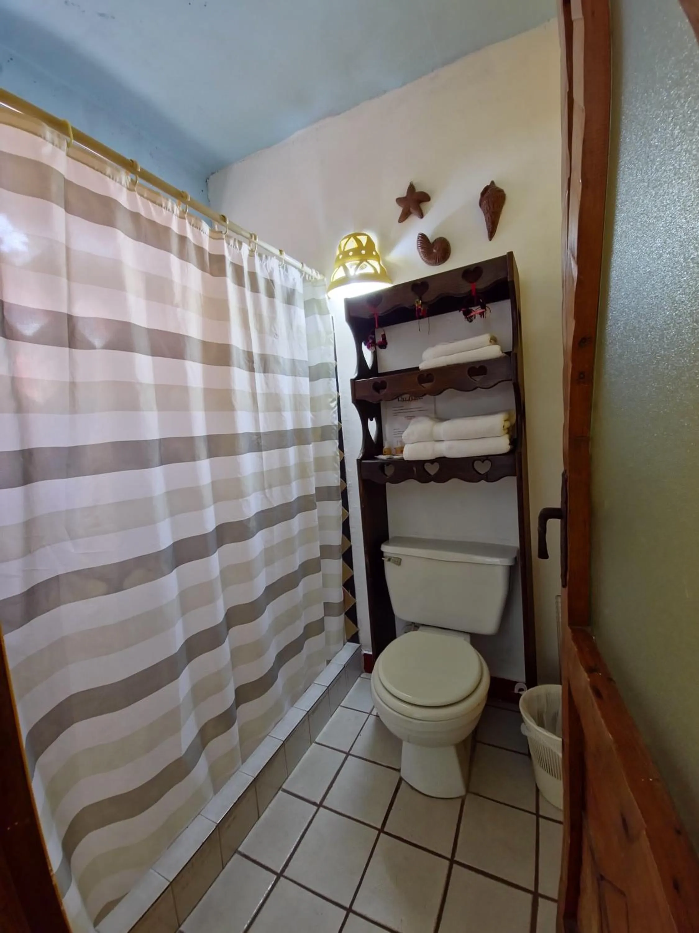 Shower in Eco Suites Uxlabil Guatemala