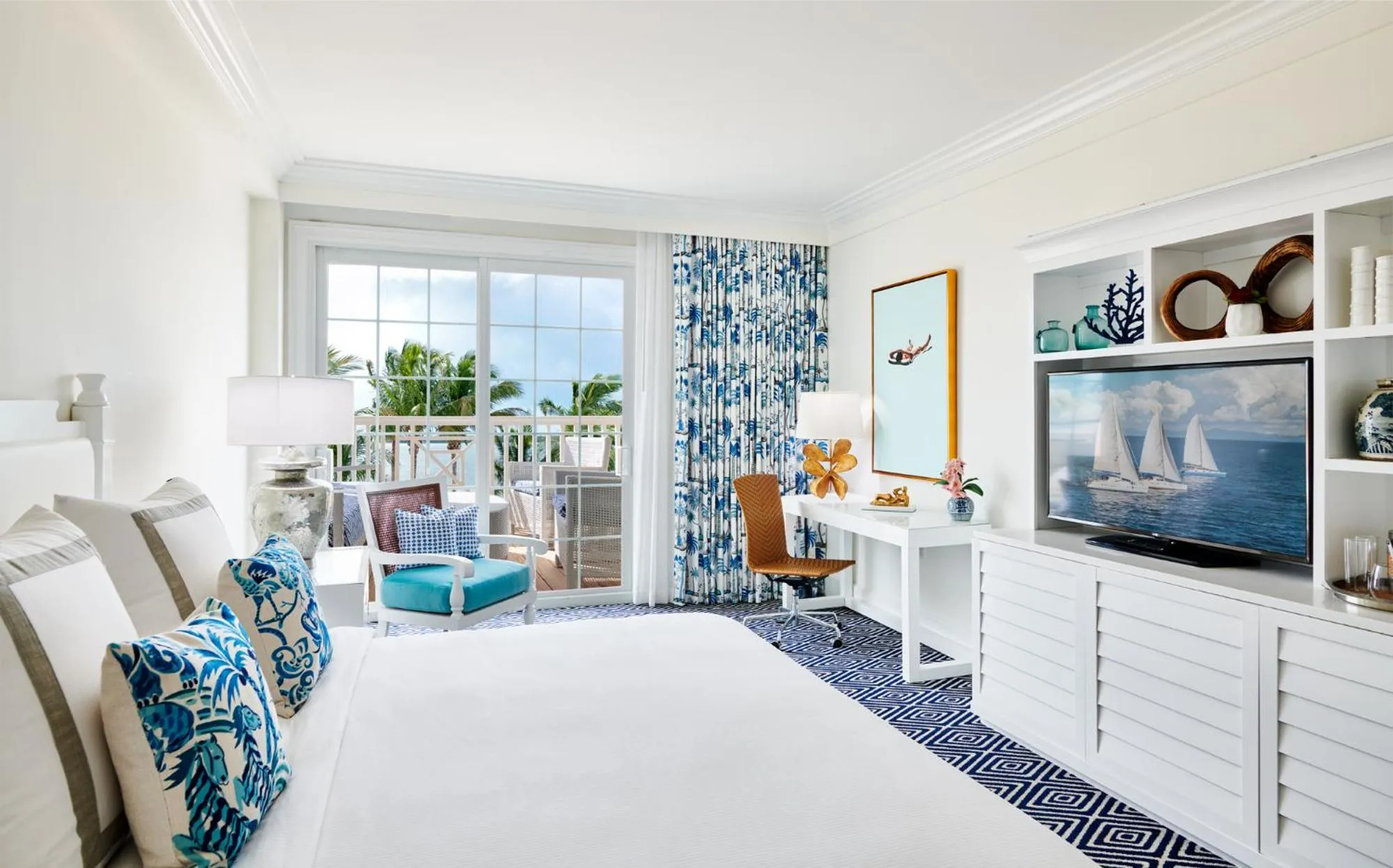 Bedroom, Bed in Isla Bella Beach Resort & Spa - Florida Keys