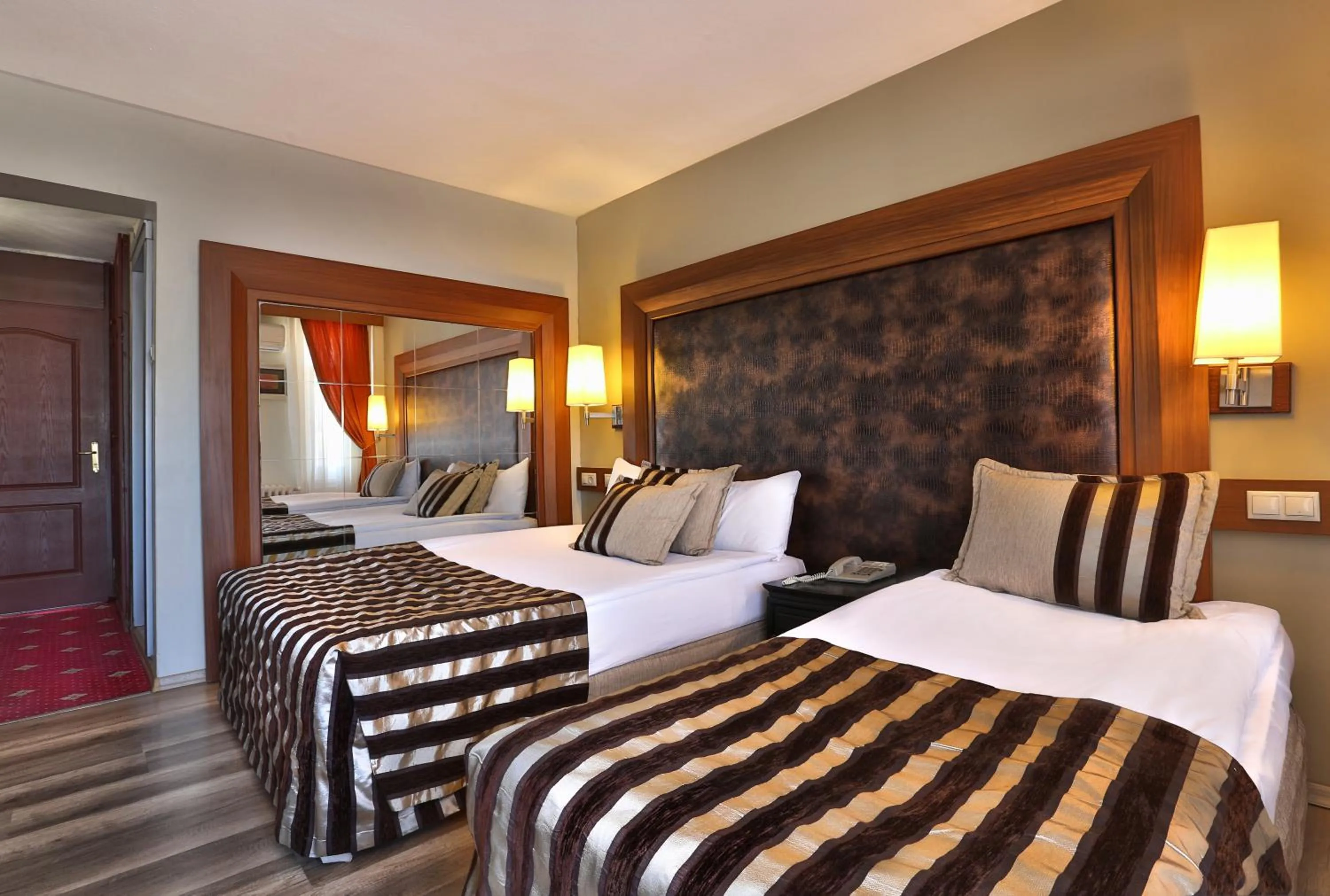 Bedroom, Bed in Grand Terme Hotel