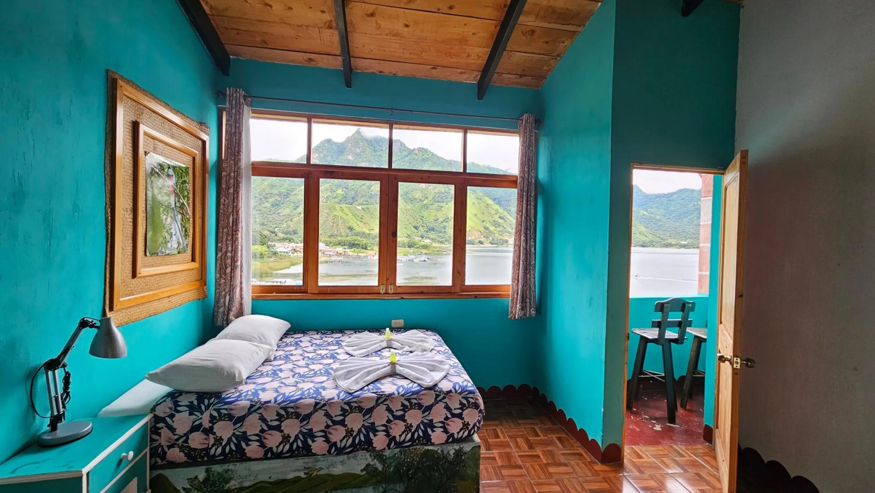 Bed in Eco Hotel Uxlabil Atitlan