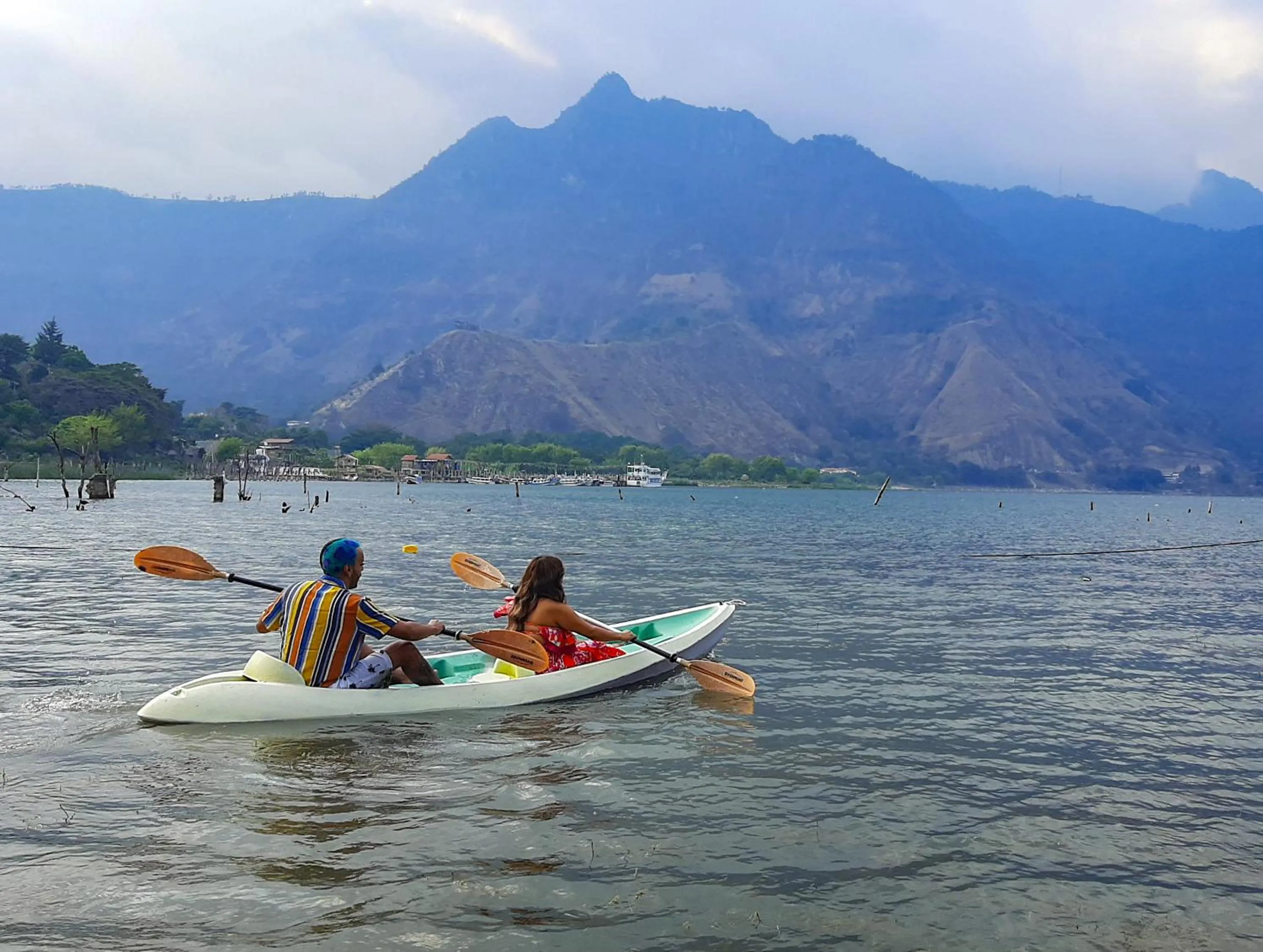 Canoeing in Eco Hotel Uxlabil Atitlan