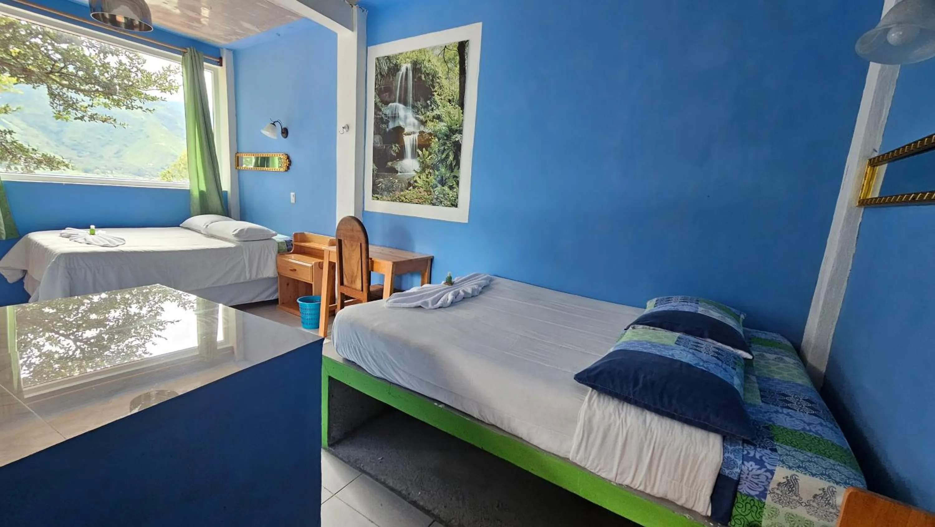 Bed in Eco Hotel Uxlabil Atitlan