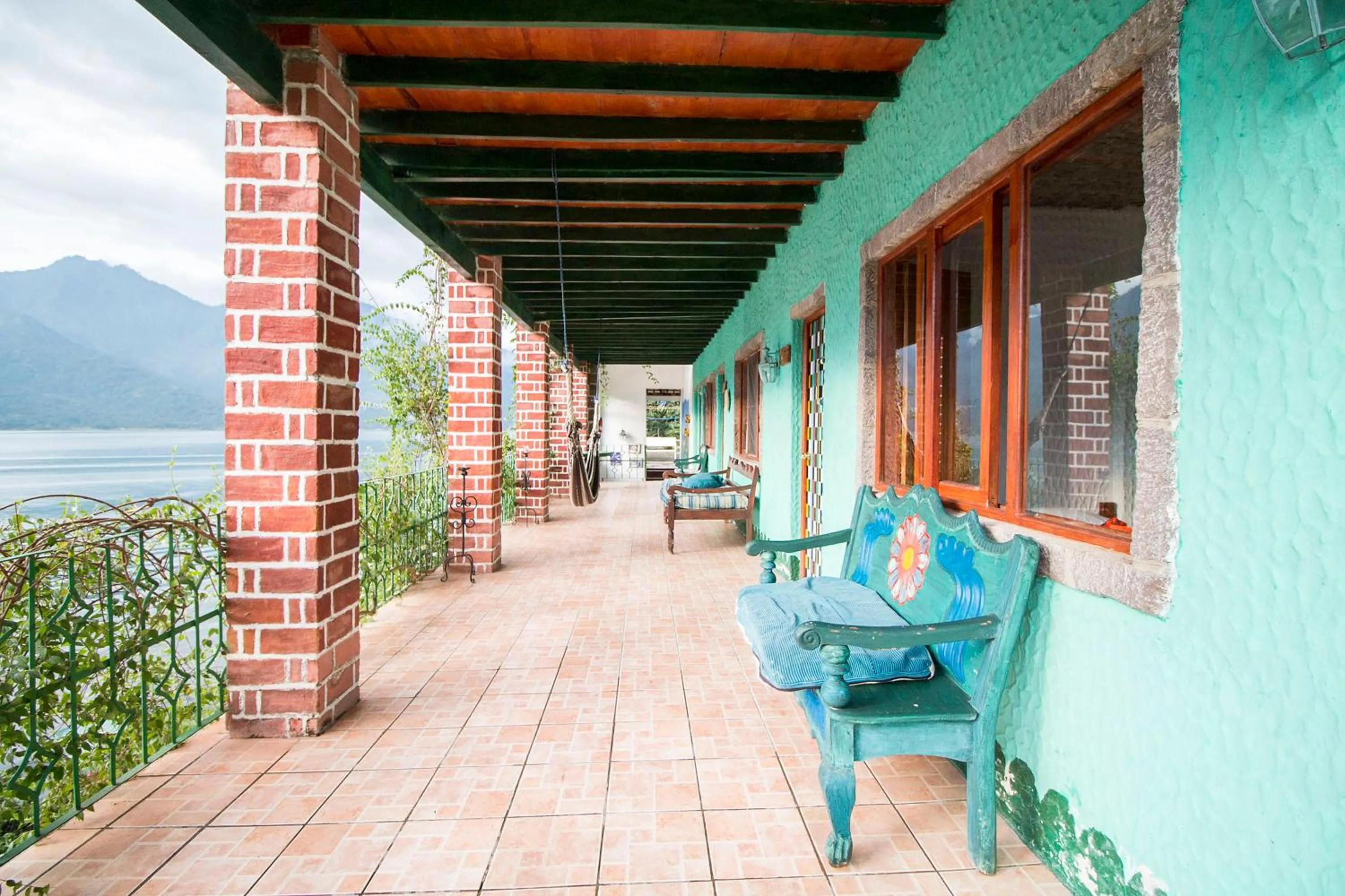 Area and facilities in Eco Hotel Uxlabil Atitlan