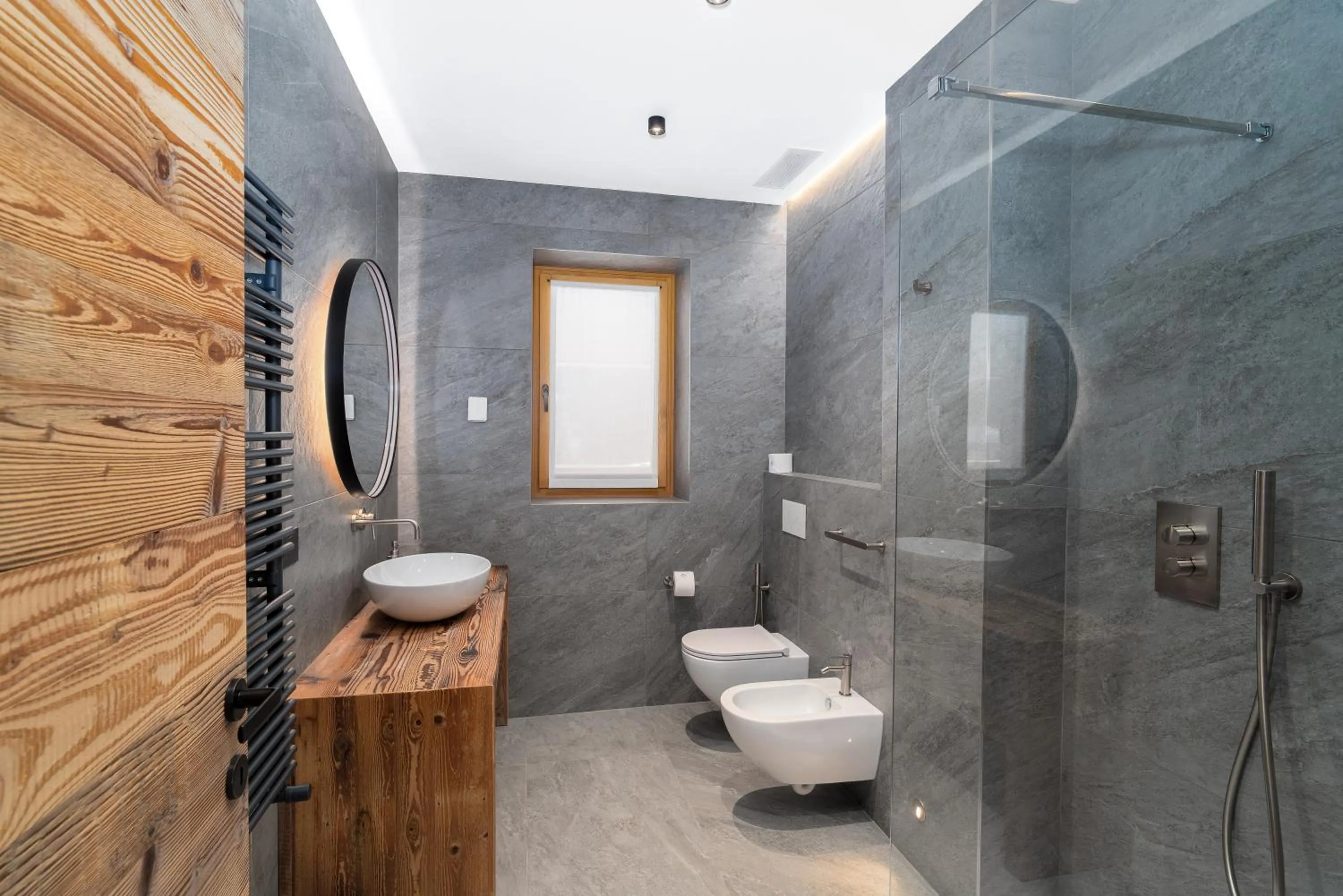 Bathroom in Breithorn Lodge
