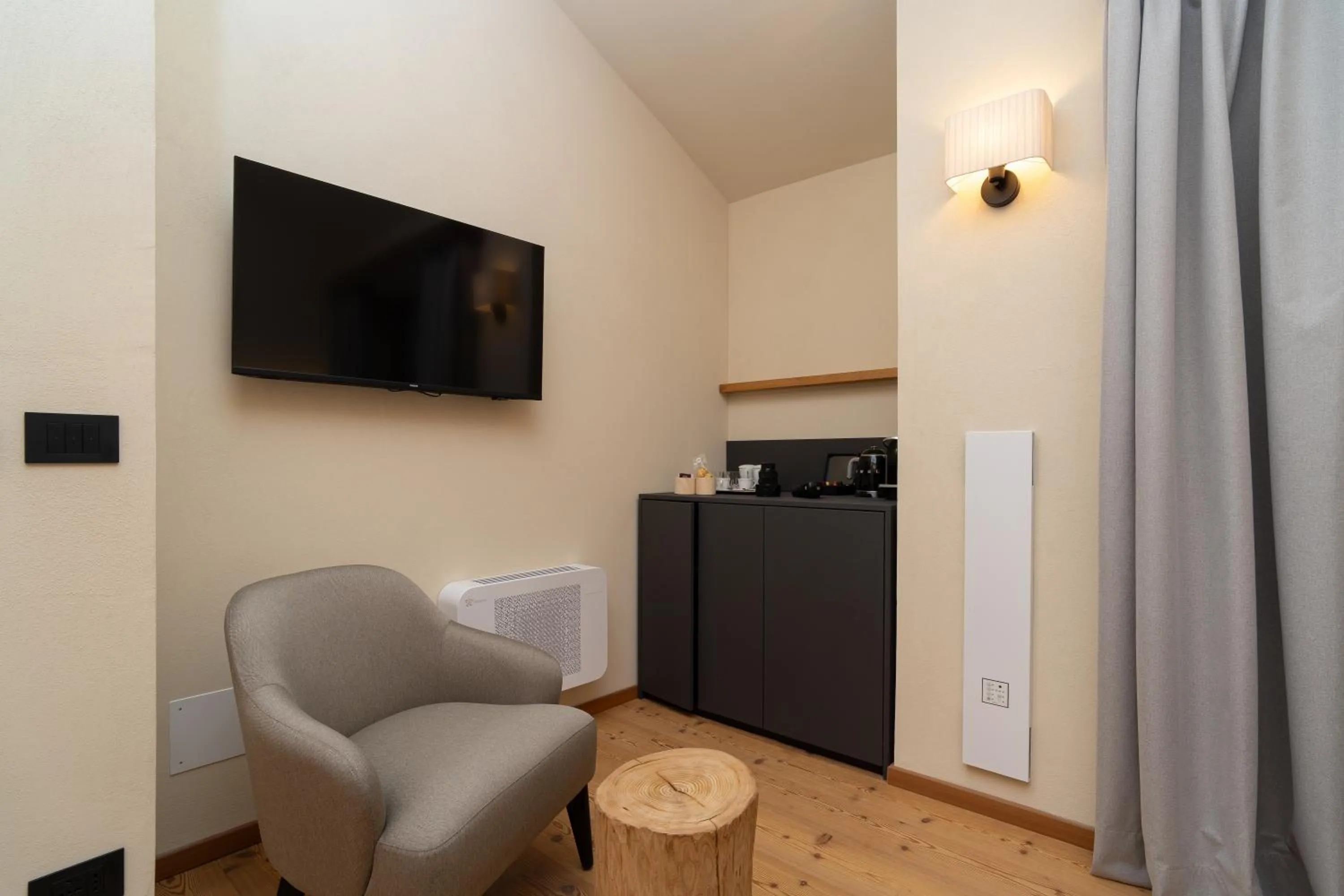 Bedroom in Breithorn Lodge