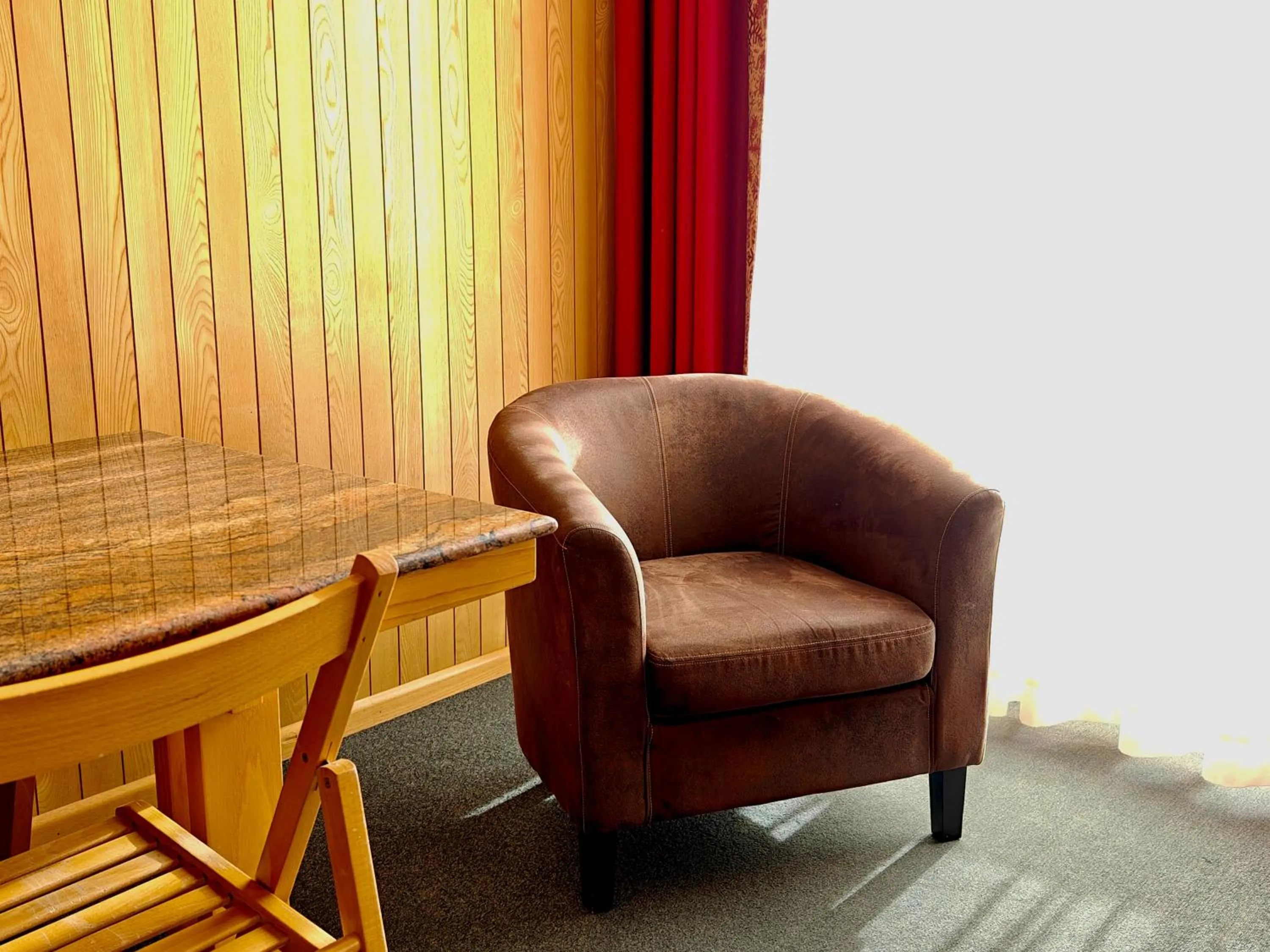 Other in Residence Les Coupoles