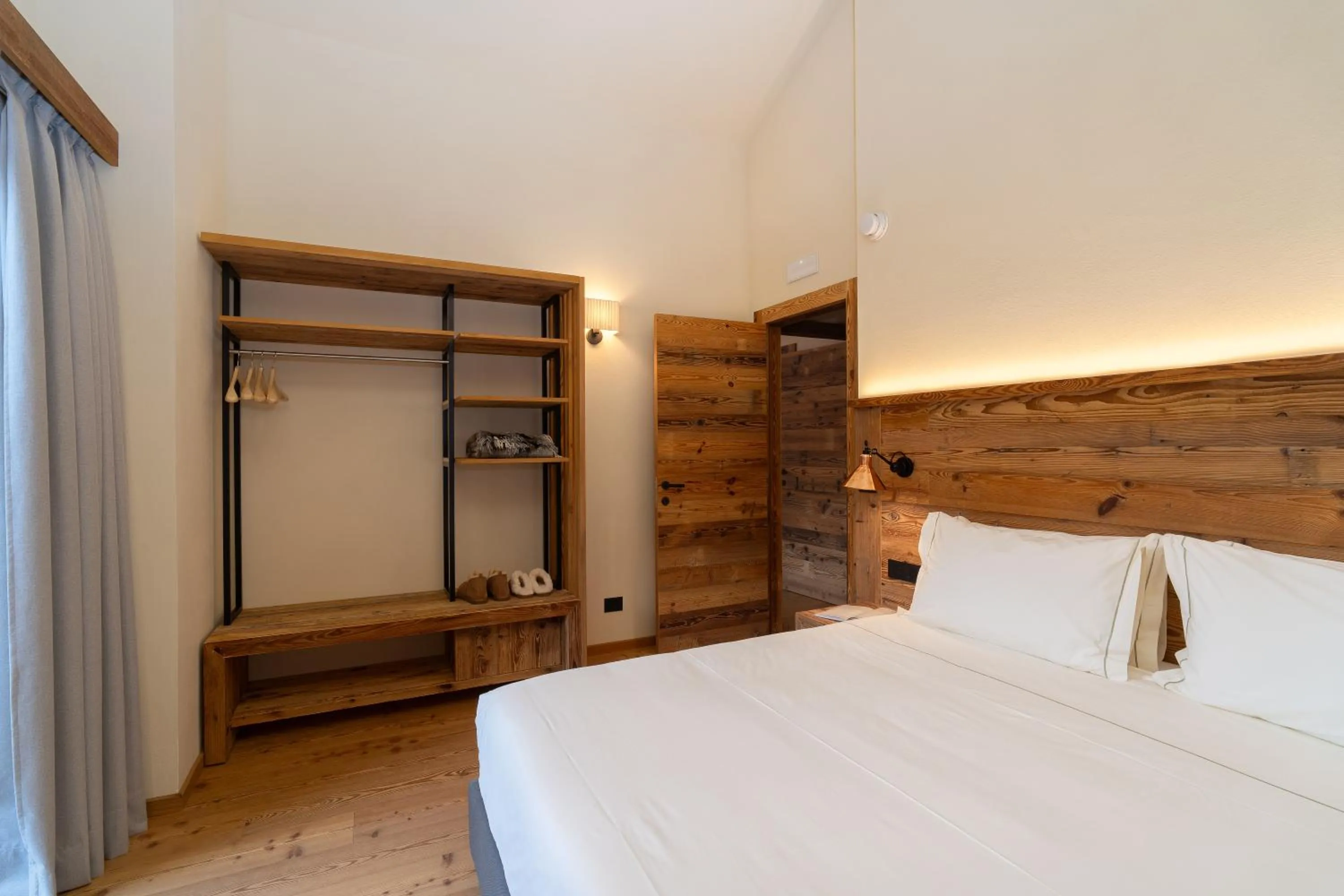 Bedroom, Bed in Breithorn Lodge