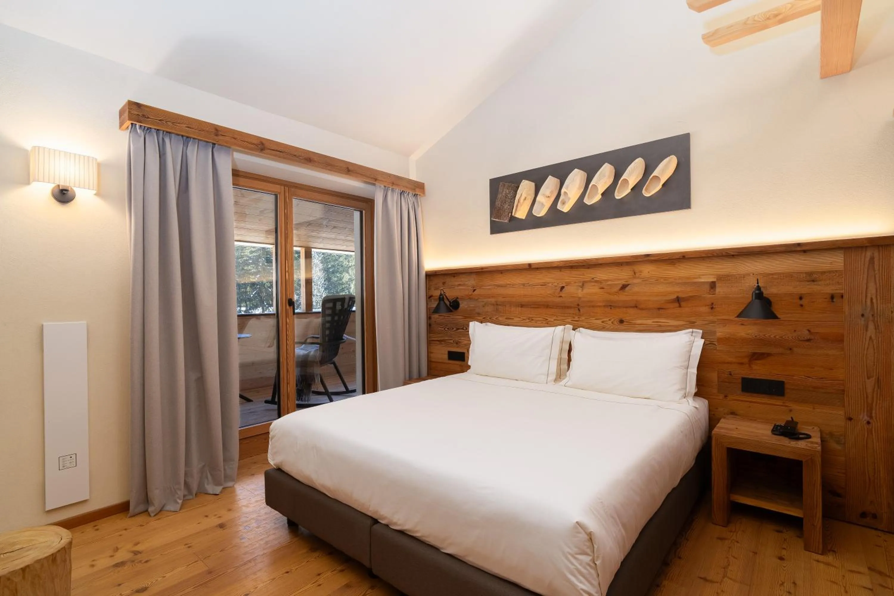 Bedroom, Bed in Breithorn Lodge