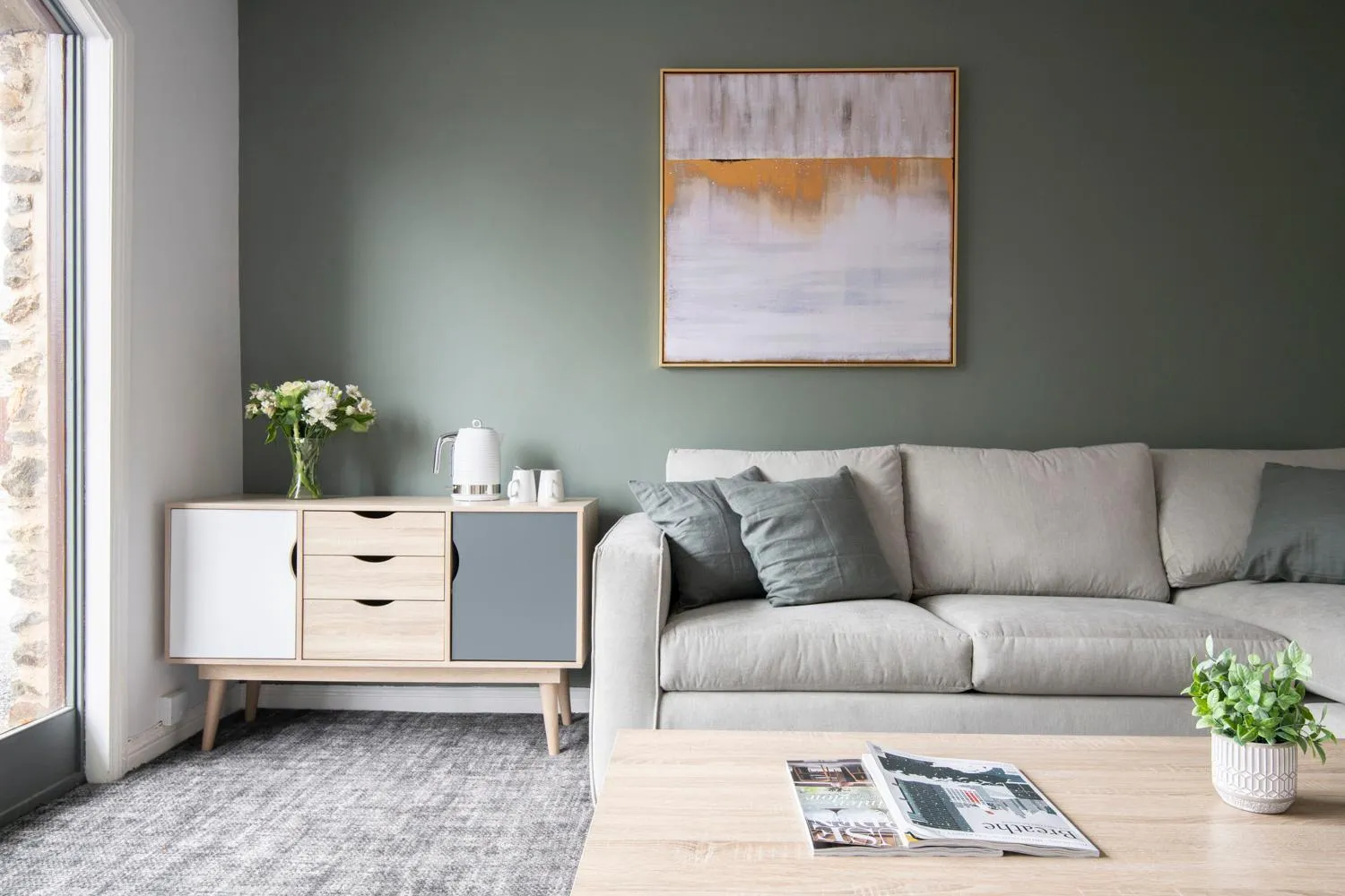 Coffee/tea facilities in Lakeview Manor