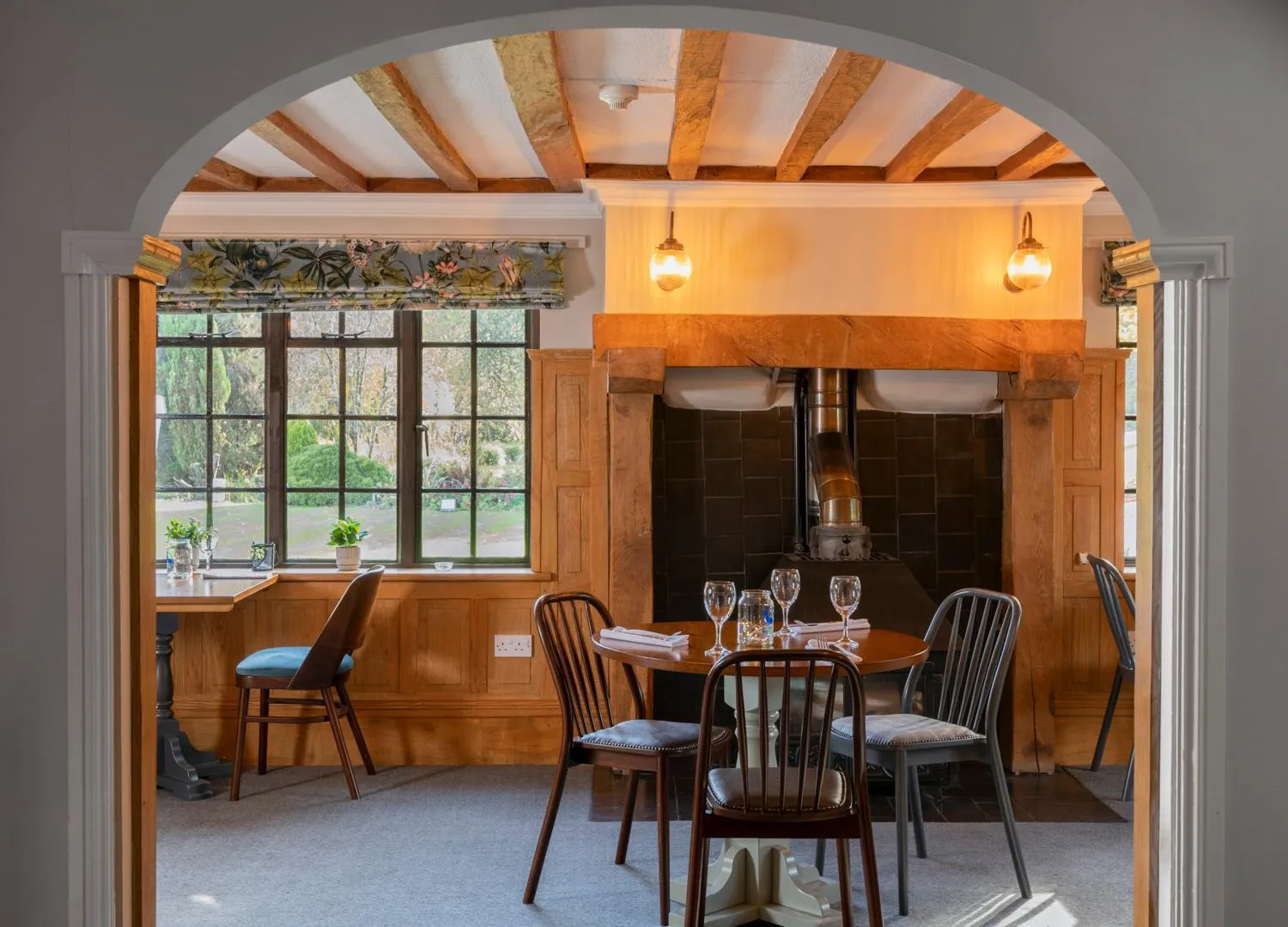 Restaurant/places to eat in Lakeview Manor