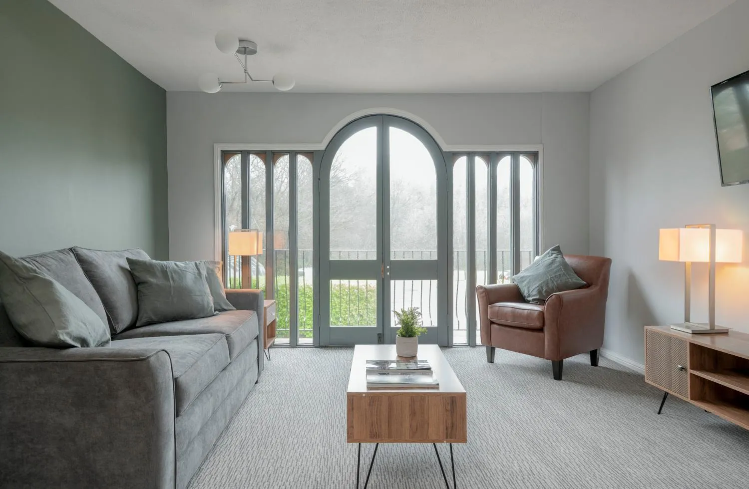 TV and multimedia in Lakeview Manor