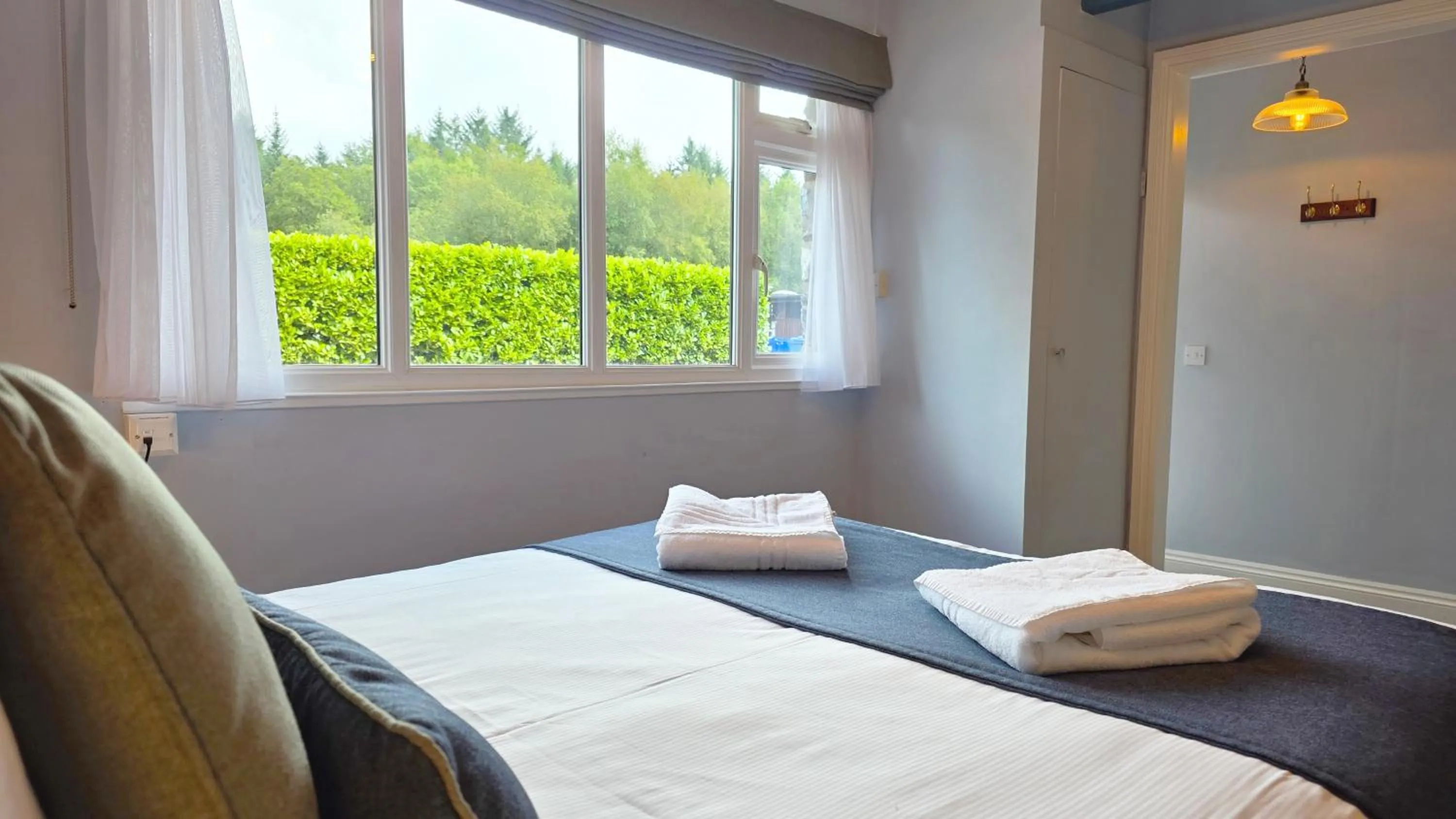 Bed in Lakeview Manor