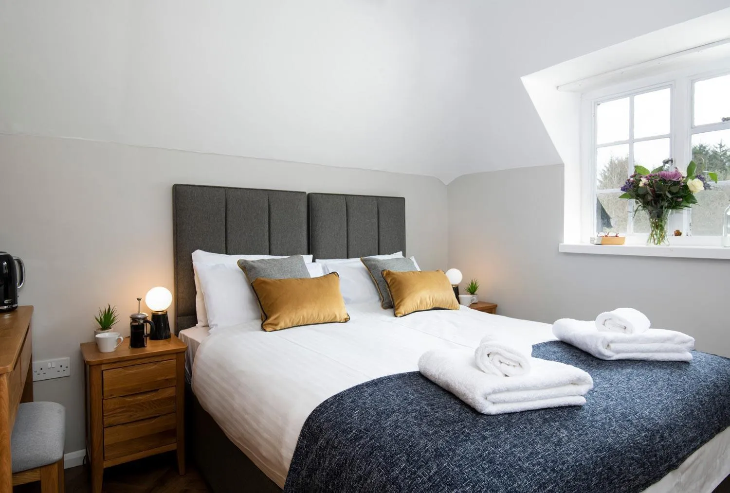 Bed in Lakeview Manor