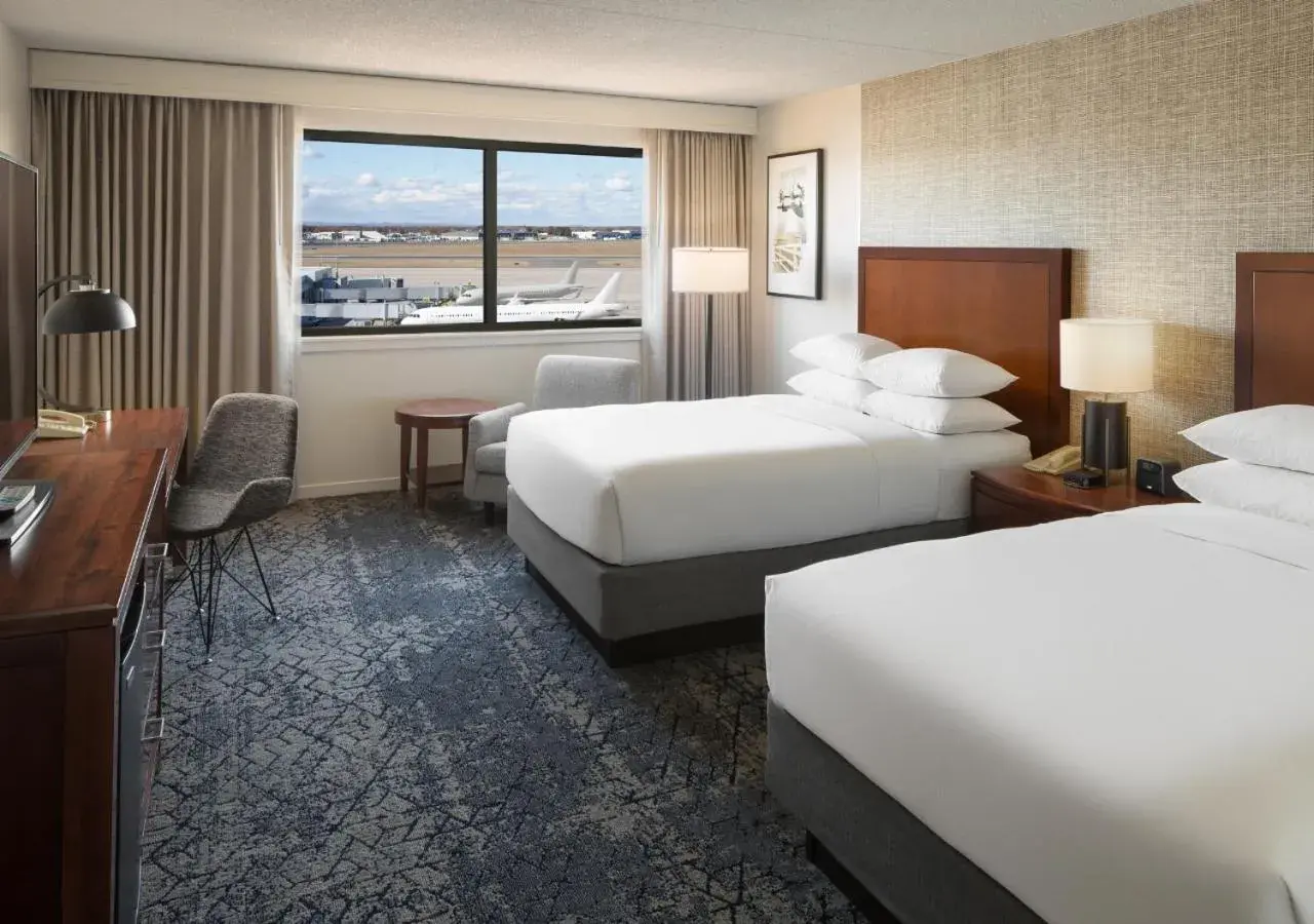 Double Room with Two Double Beds and View in Sheraton Hartford Hotel at Bradley Airport Double Room with Two Double Beds and View in Sheraton Hartford Hotel at Bradley Airport