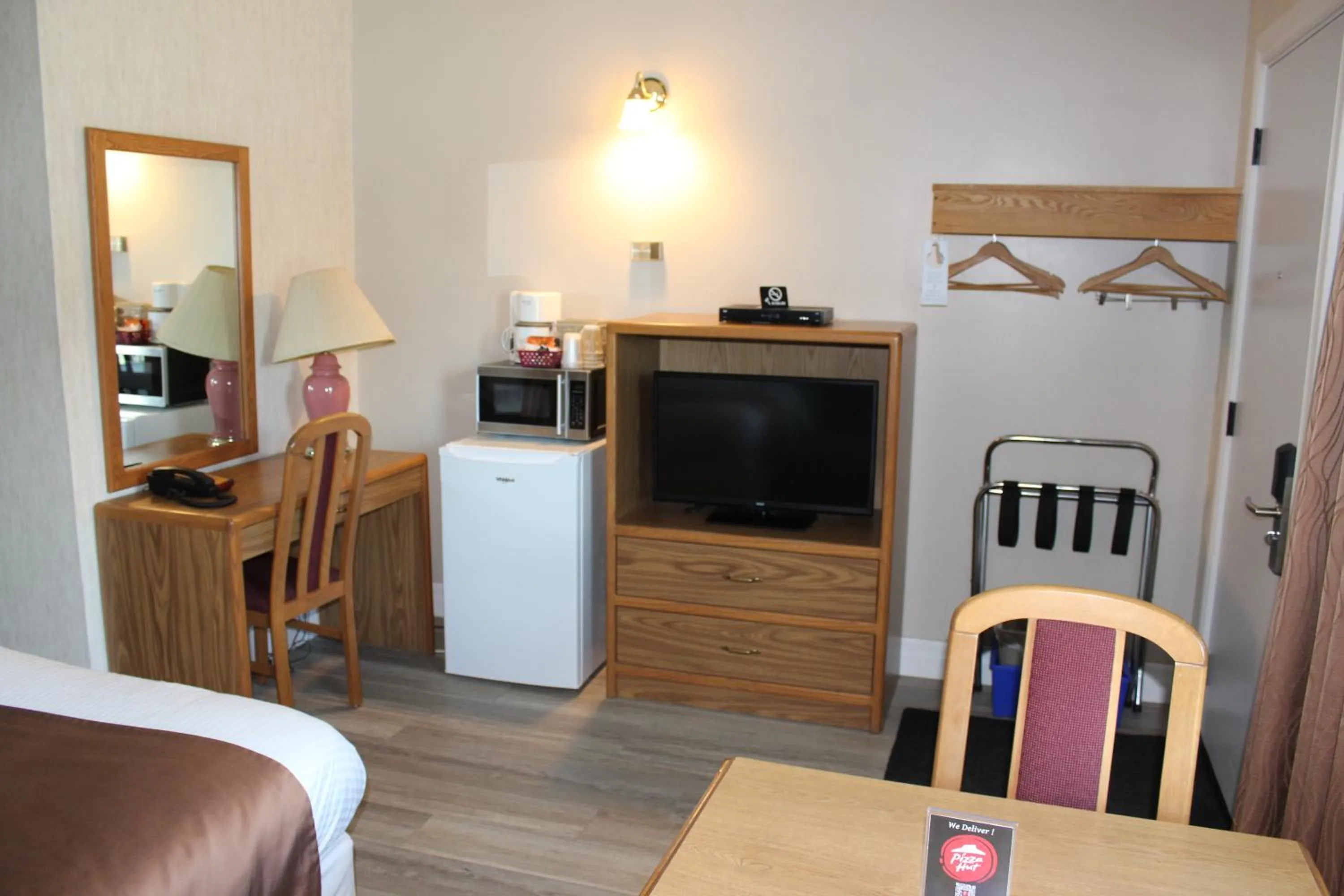 TV and multimedia in Bancroft Inn & Suites