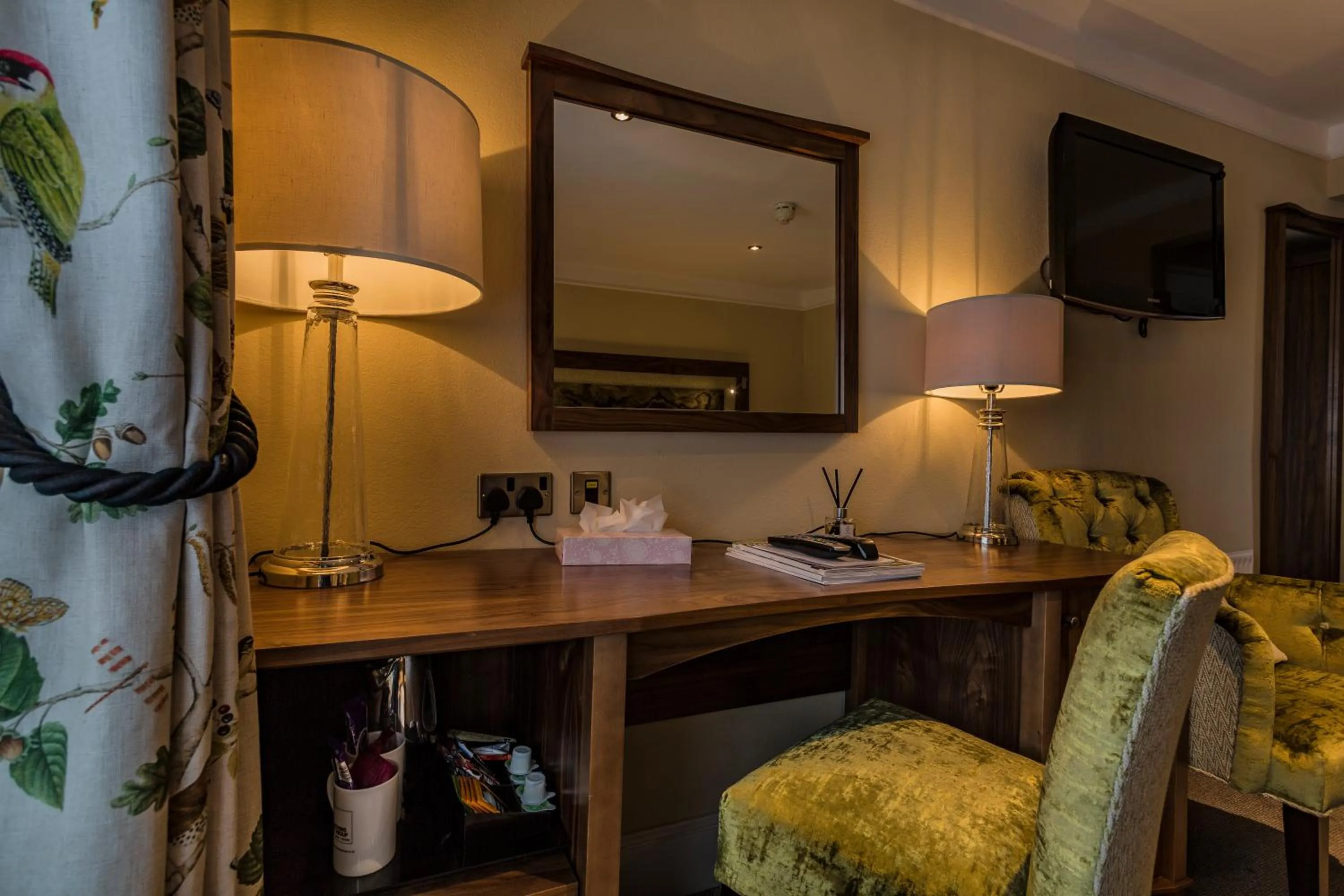 Bedroom in The White Hart Royal, Moreton-in-Marsh, Cotswolds - The Coaching Inn Group