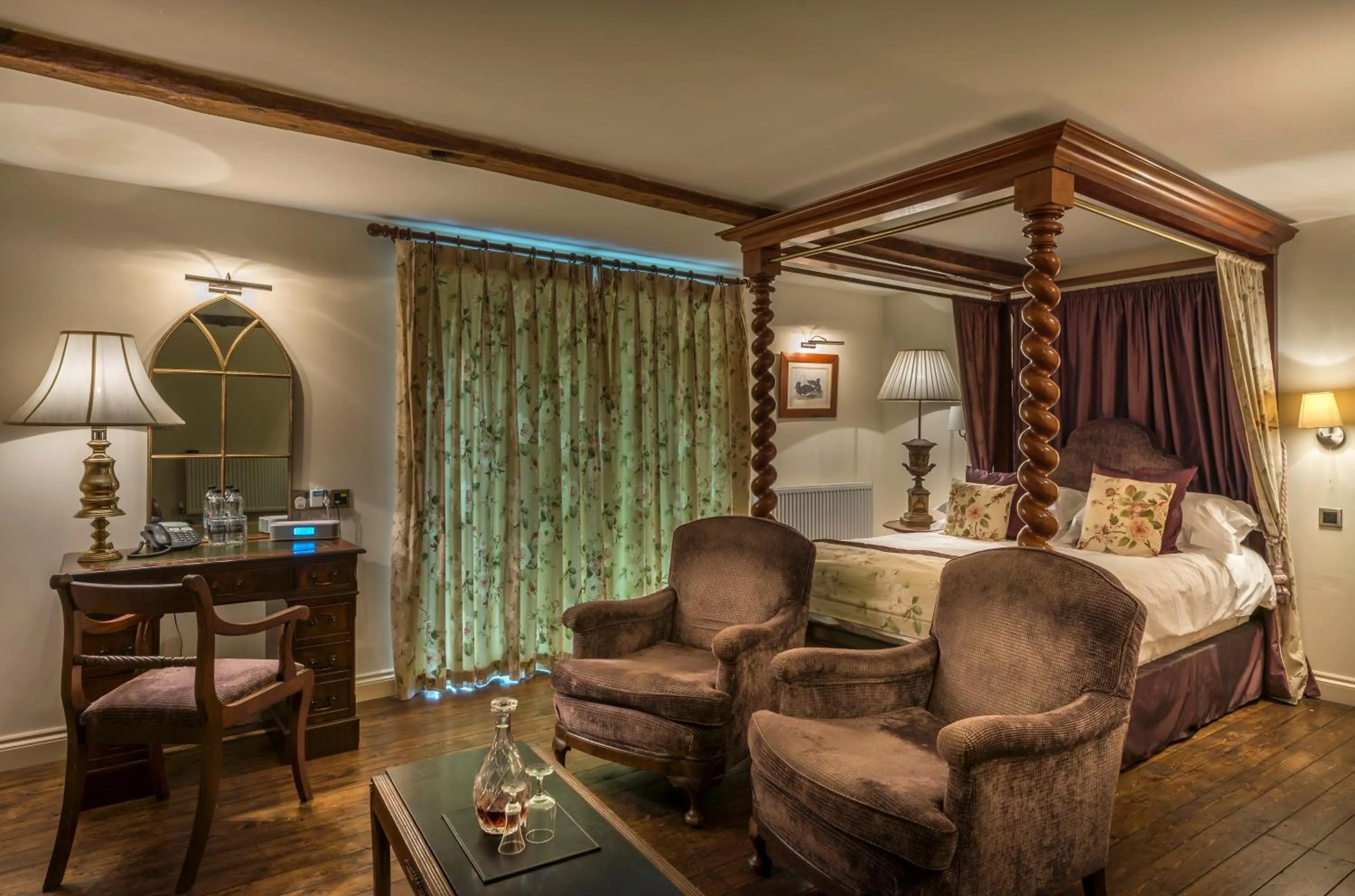 Bedroom in The White Hart Royal, Moreton-in-Marsh, Cotswolds - The Coaching Inn Group