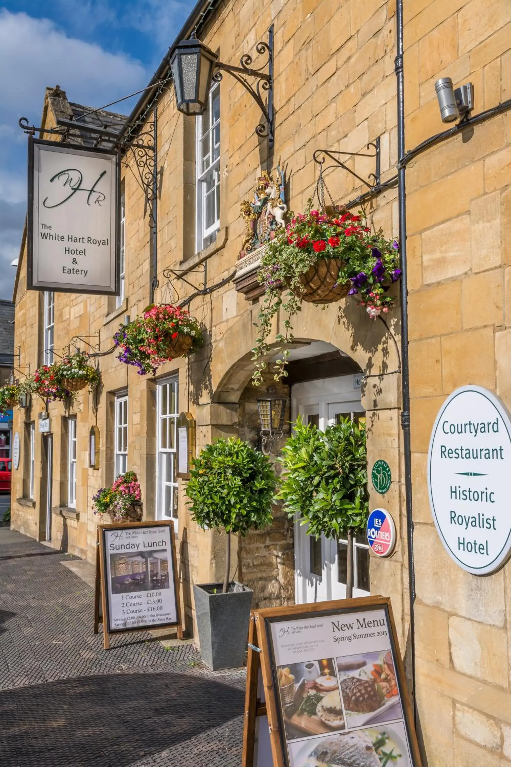 Facade/entrance, Property Logo/Sign in The White Hart Royal, Moreton-in-Marsh, Cotswolds