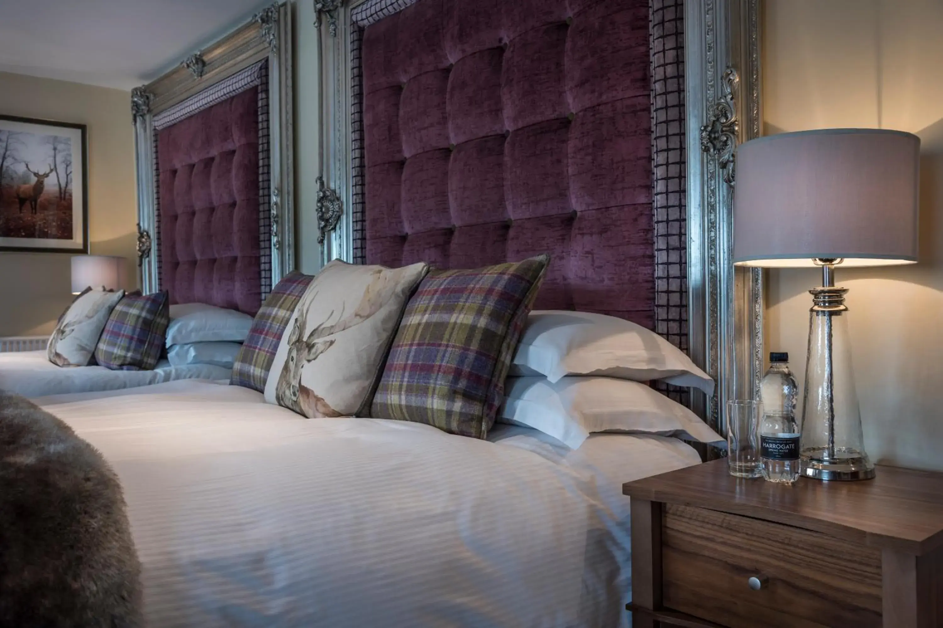 Bedroom, Bed in The White Hart Royal, Moreton-in-Marsh, Cotswolds