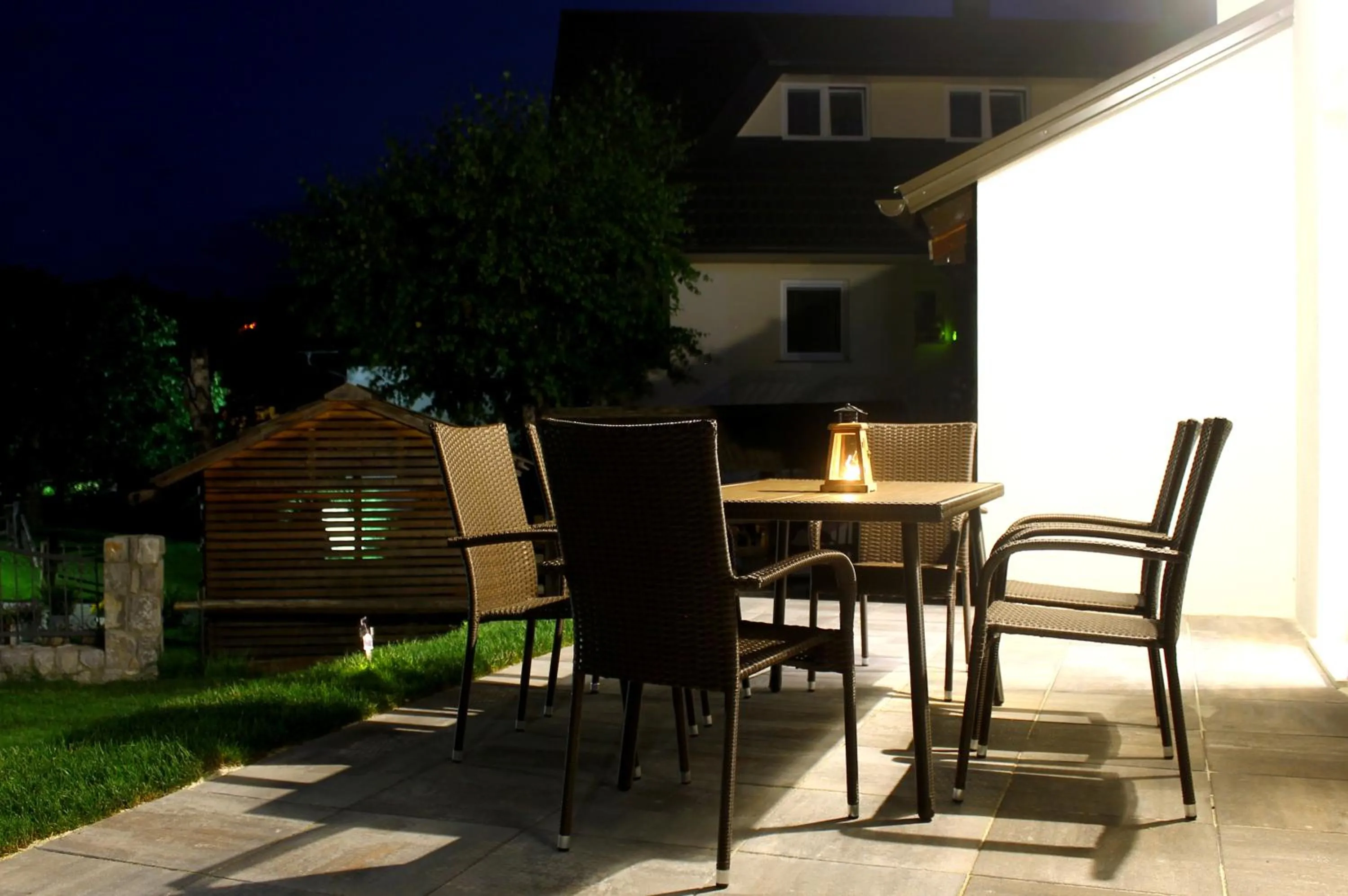 Patio in The Jungle Apartments and Rooms (Vila Džungla)