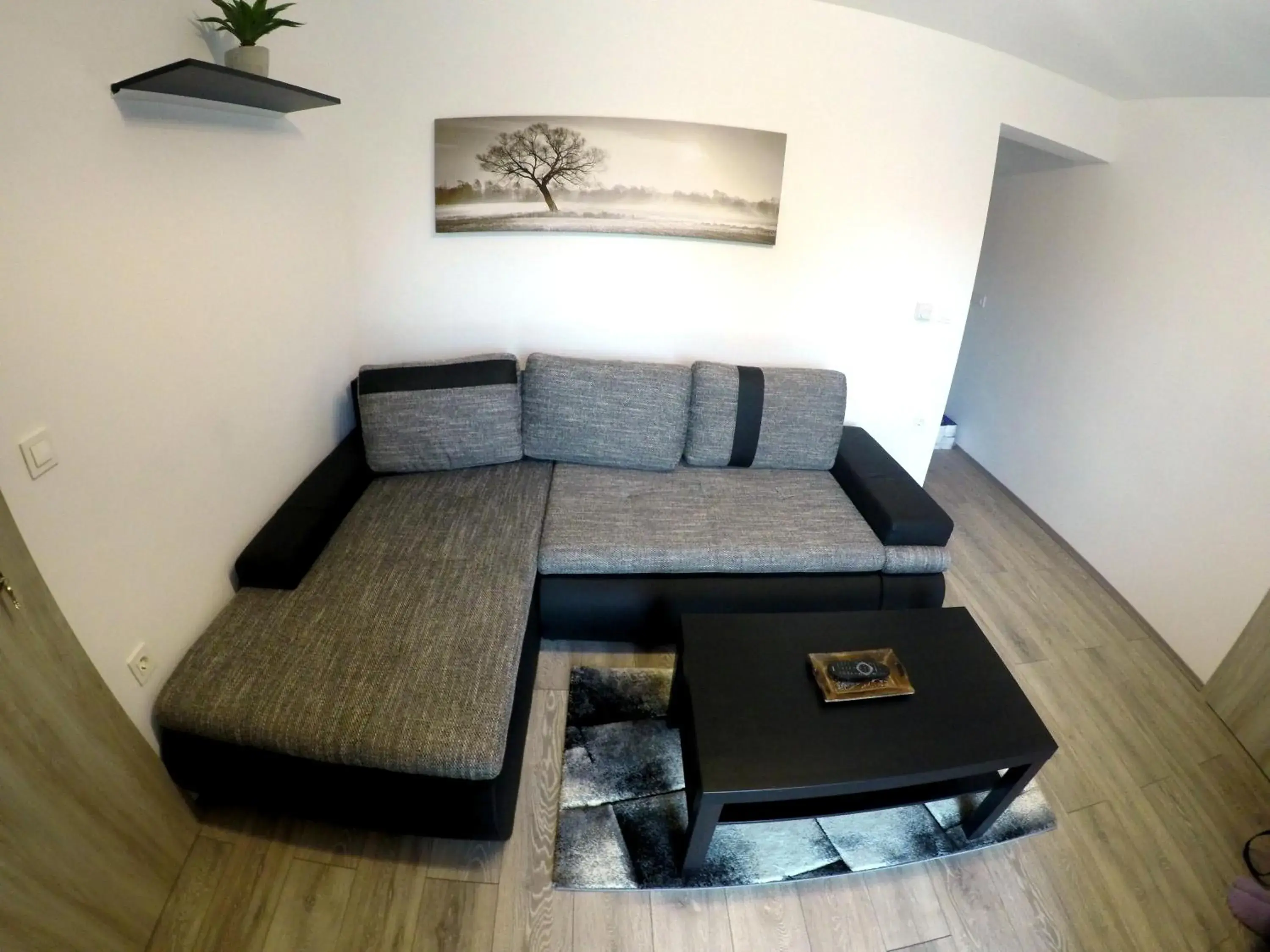 One-Bedroom Apartment with Terrace - single occupancy in The Jungle Apartments and Rooms (Vila Džungla) One-Bedroom Apartment with Terrace - single occupancy in The Jungle Apartments and Rooms (Vila Džungla)