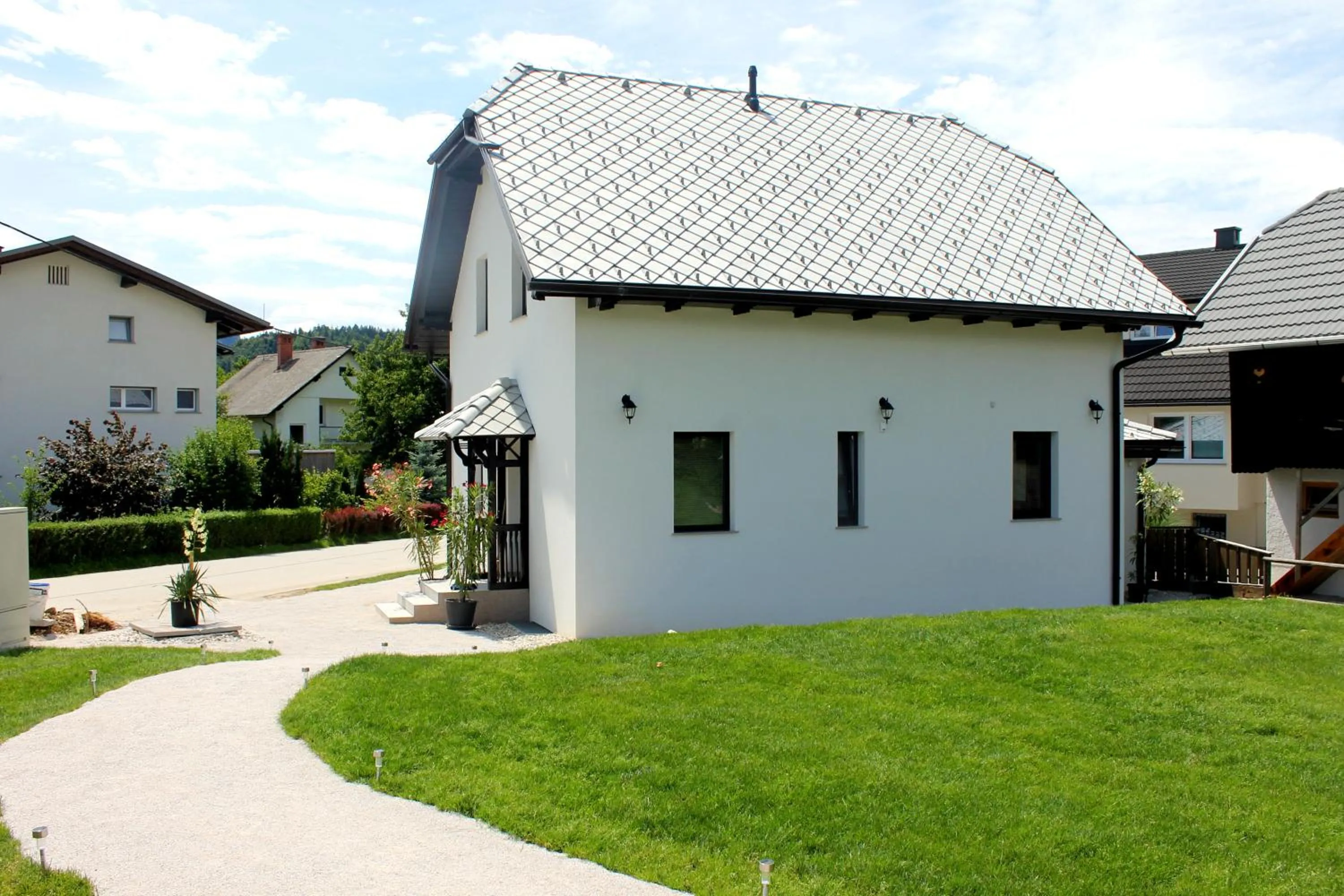 Property building in The Jungle Apartments and Rooms (Vila Džungla)
