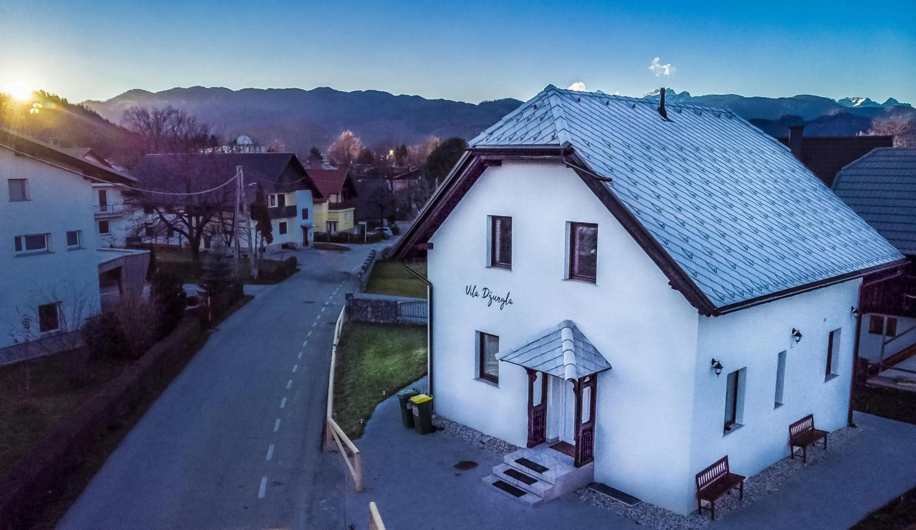 Property building in The Jungle Apartments and Rooms (Vila Džungla)