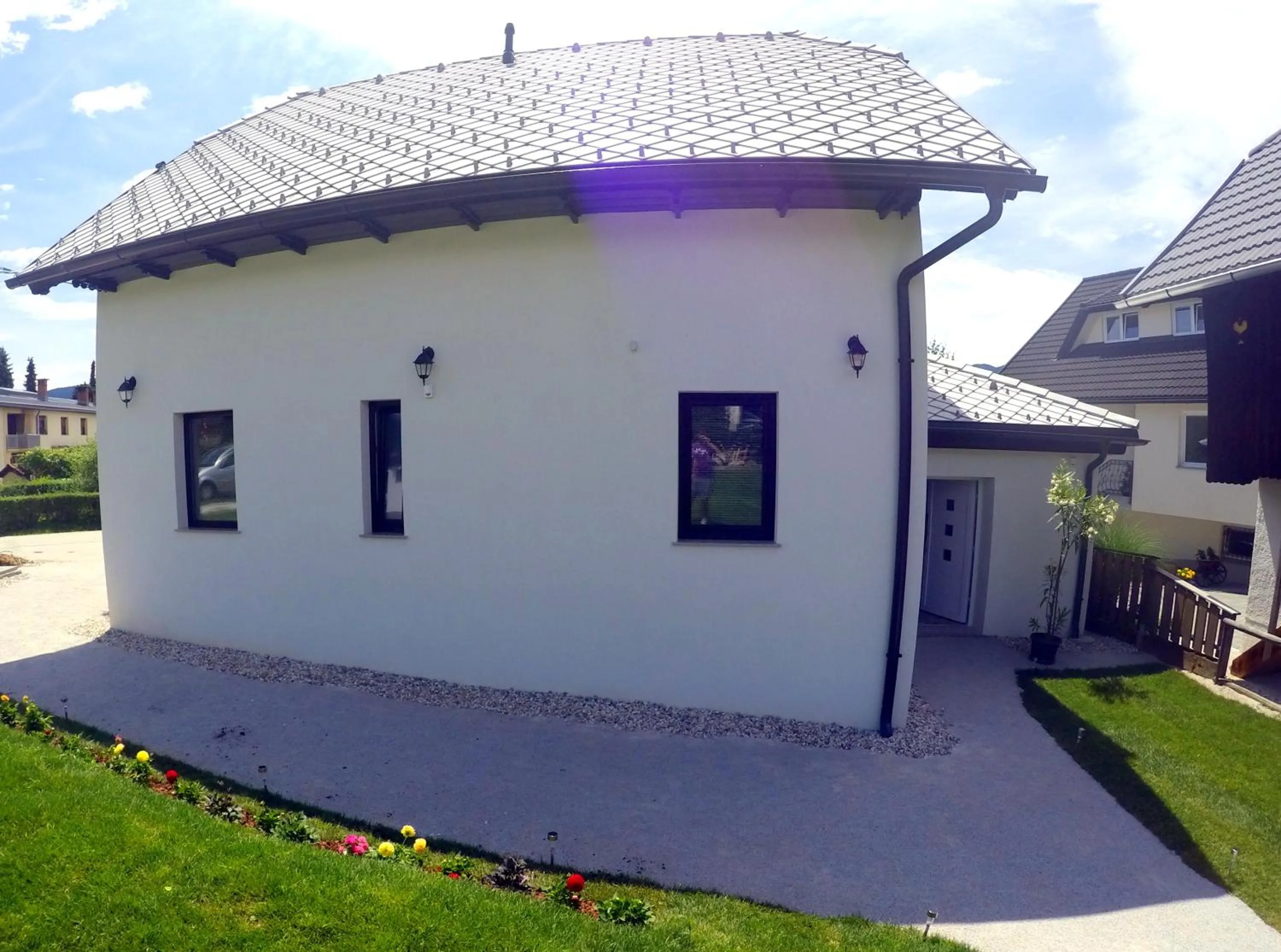 Property building in The Jungle Apartments and Rooms (Vila Džungla)