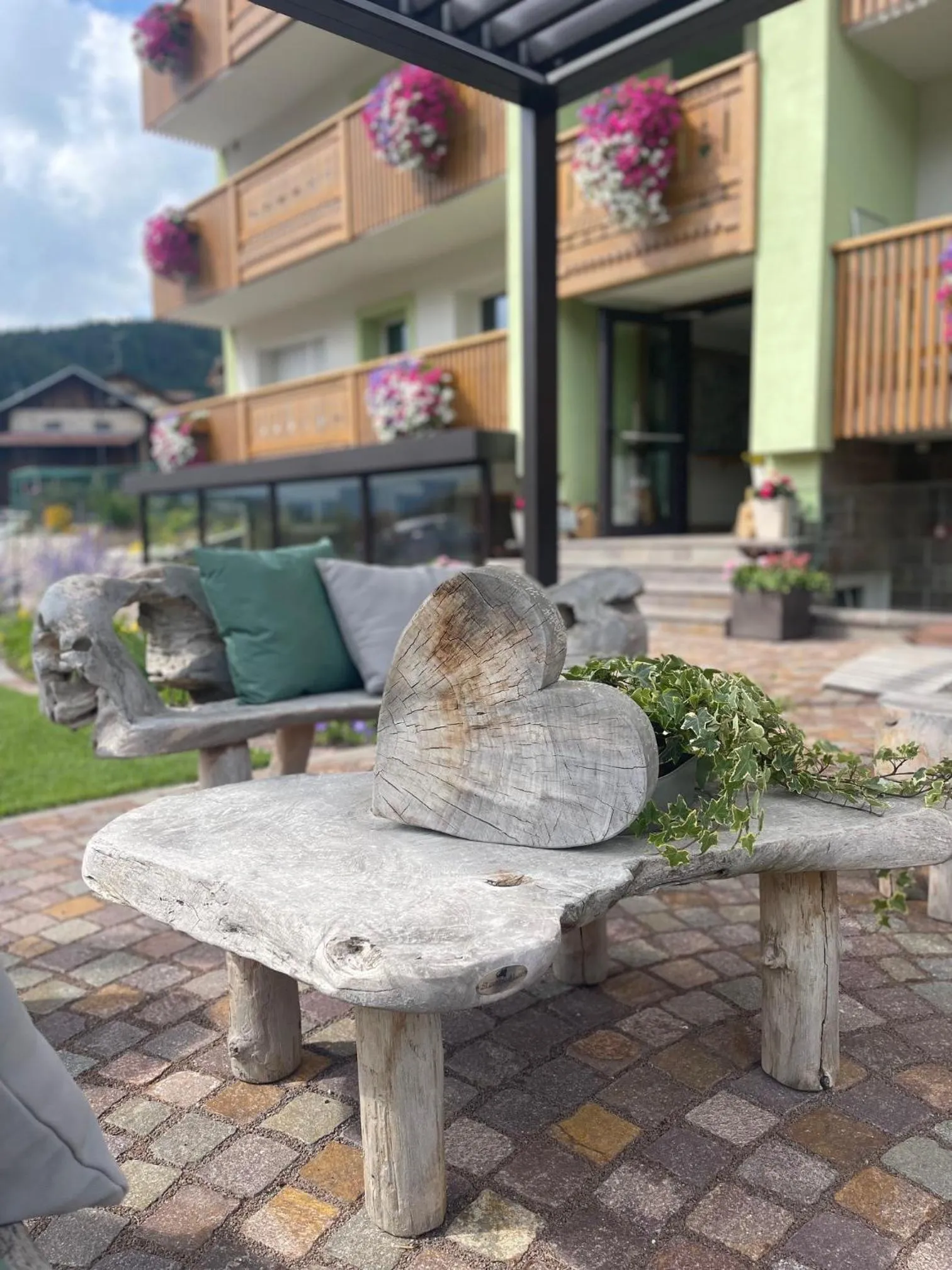 Decorative detail in Mason La Zondra