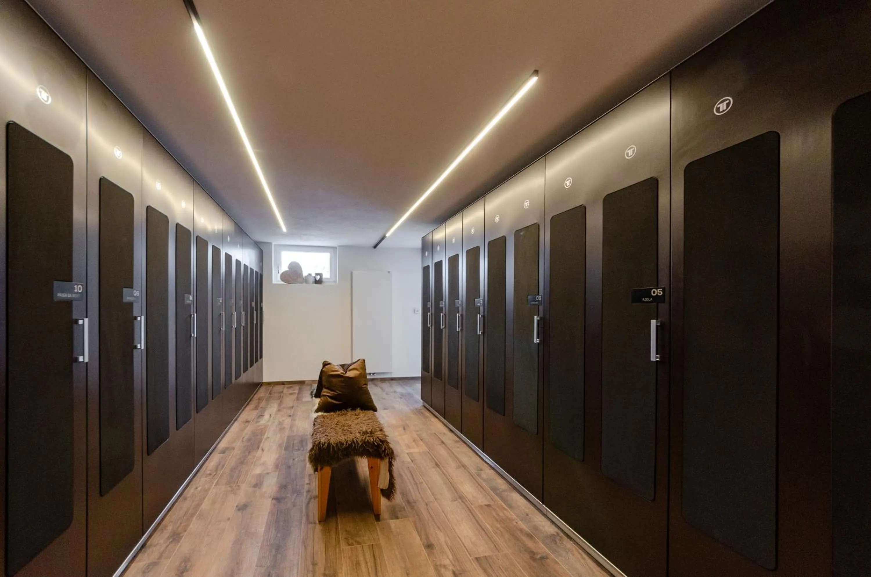 Skiing in Mason La Zondra