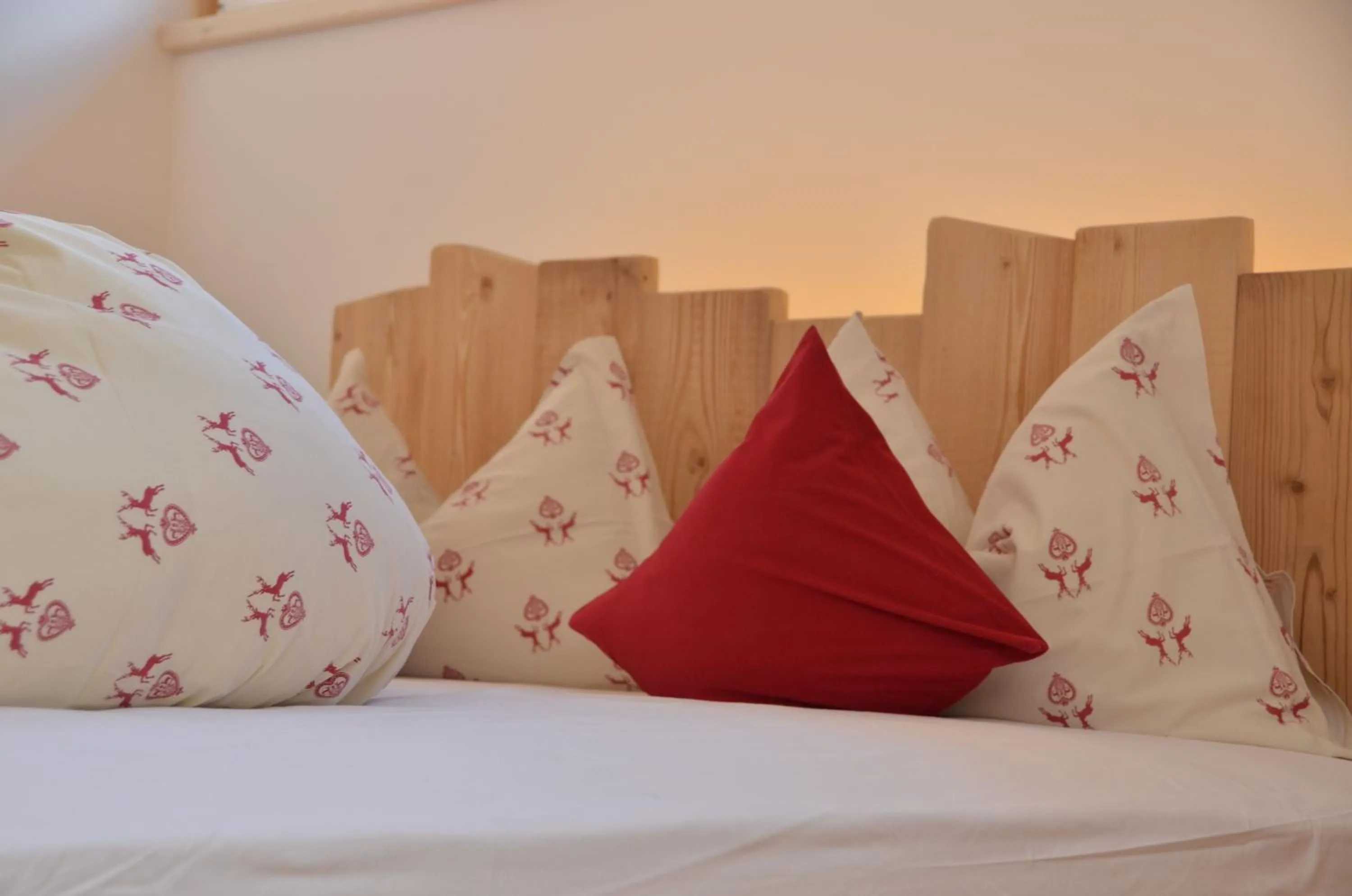 Decorative detail, Bed in Mason La Zondra