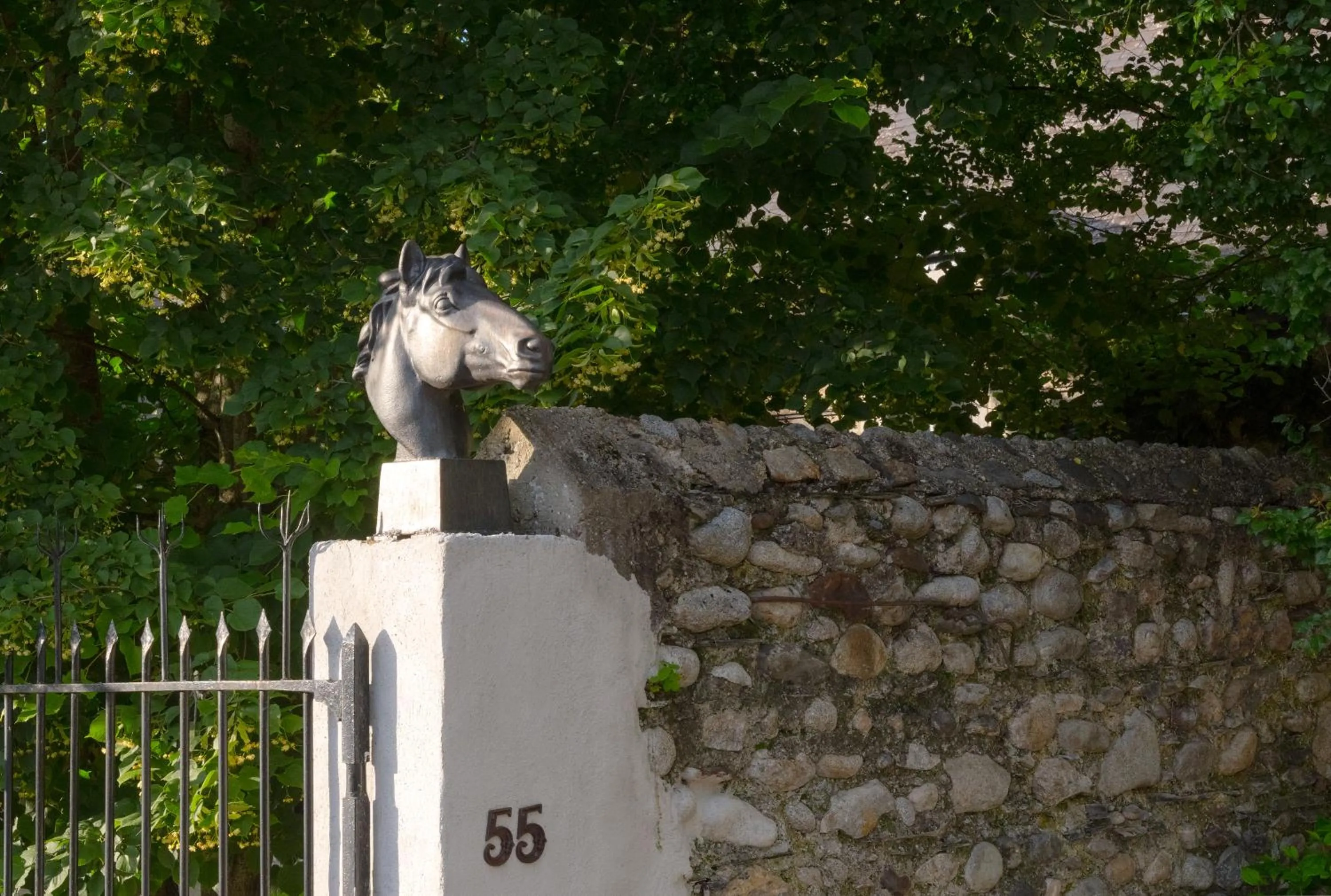 Property building in Le Relais
