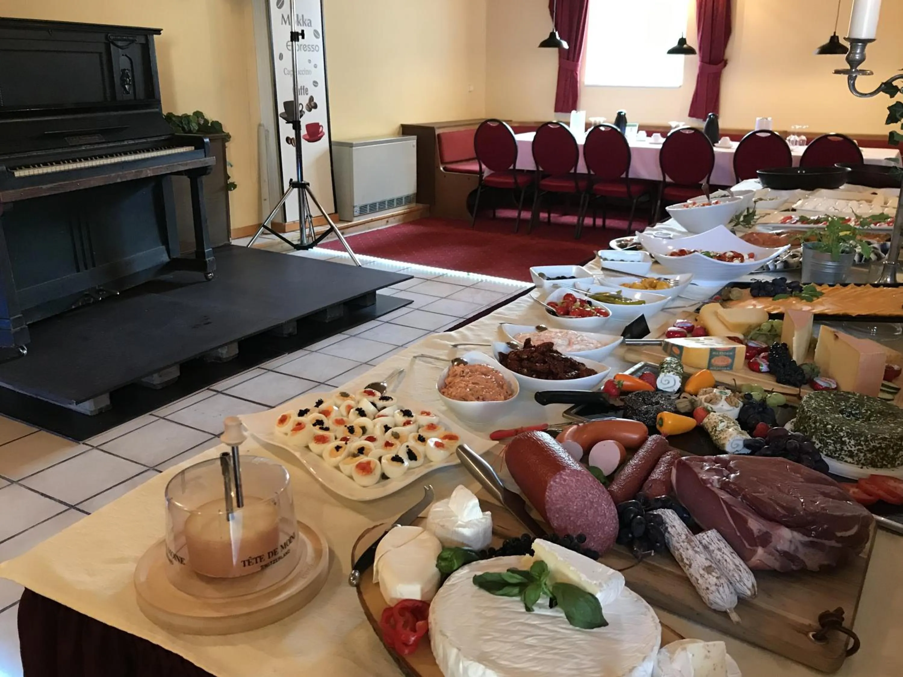 Breakfast in Hotel Hoxter Am Jakobsweg