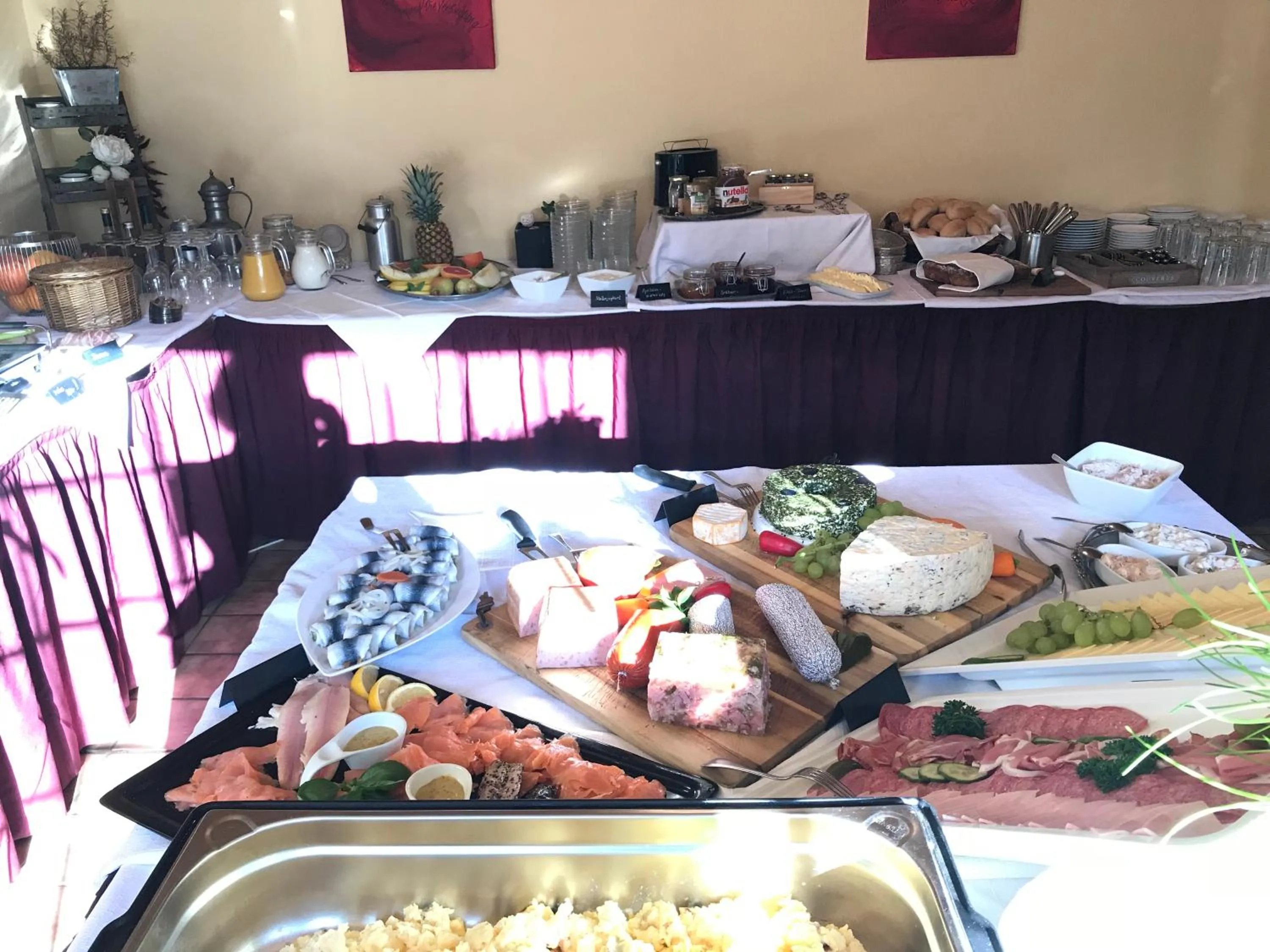 Food and drinks in Hotel Hoxter Am Jakobsweg