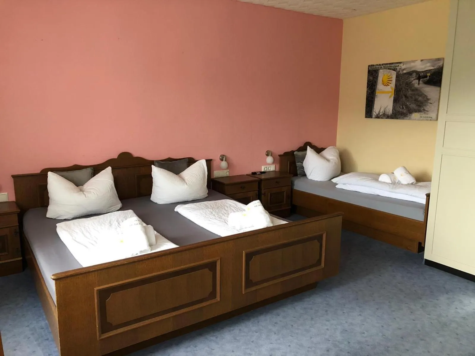 Photo of the whole room, Bed in Hotel Hoxter Am Jakobsweg