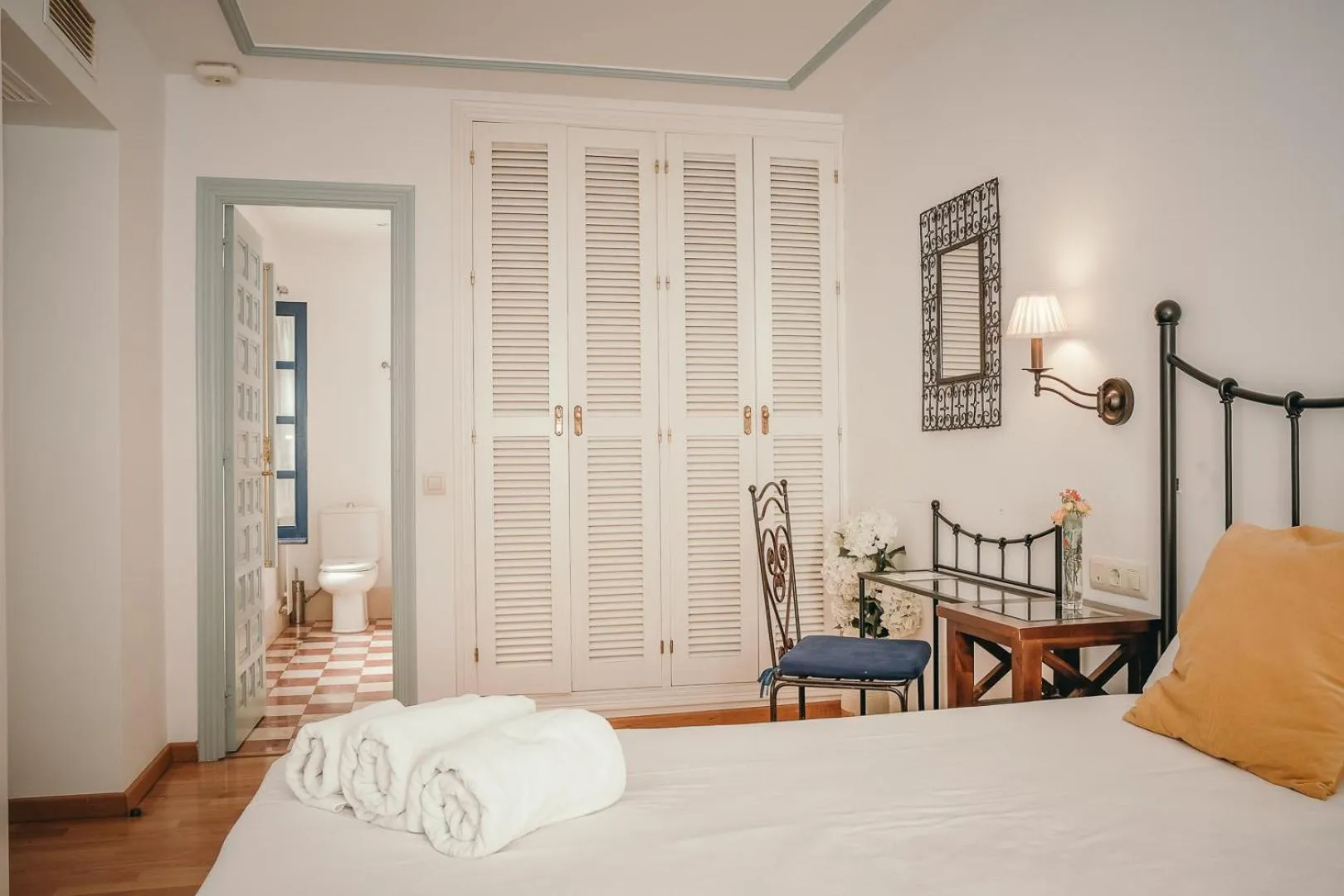 Bedroom, Bed in Apartamentos Boutique Vida