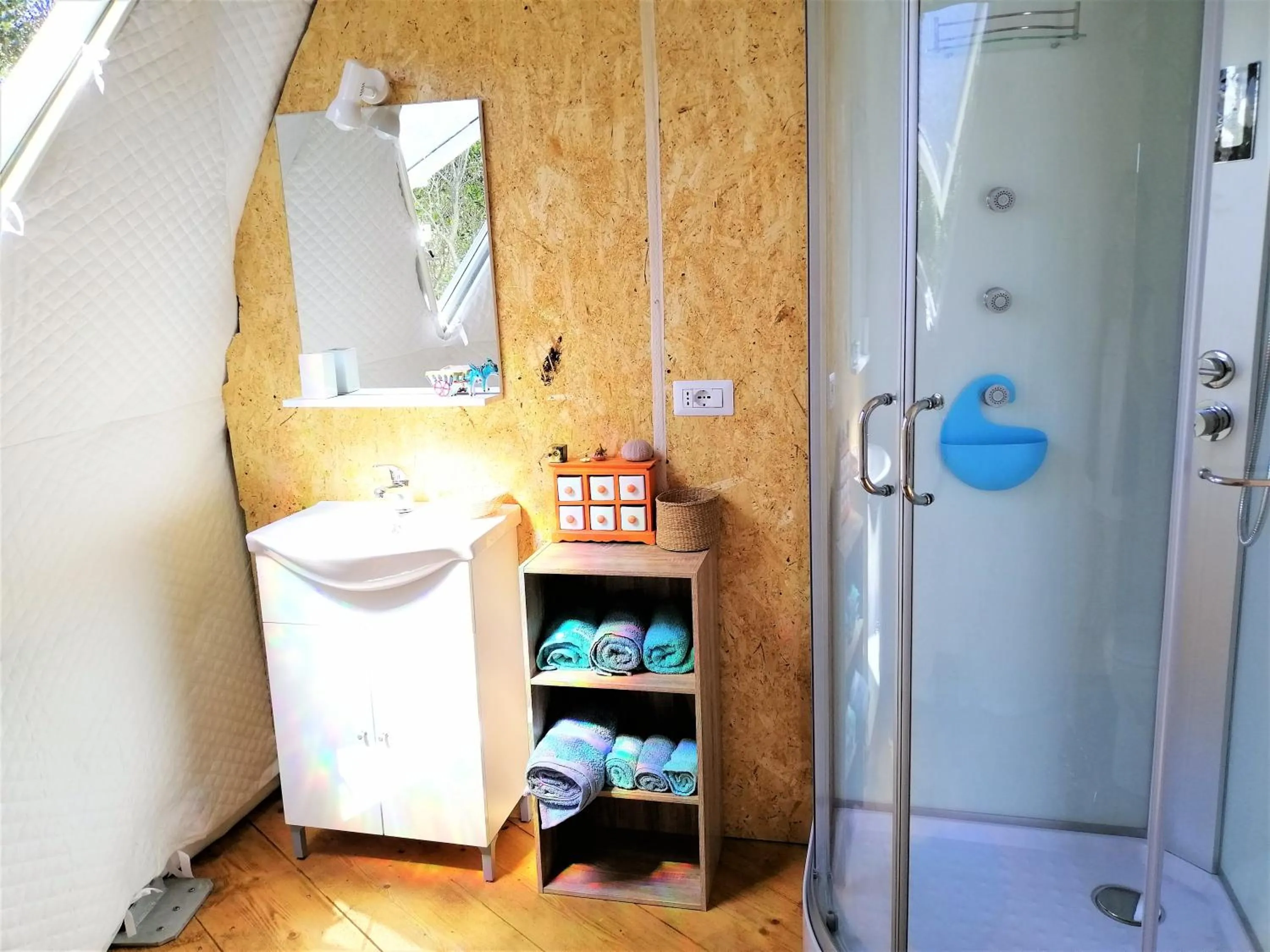 Bathroom in B&B Glamping Semaforo Capo Sperone