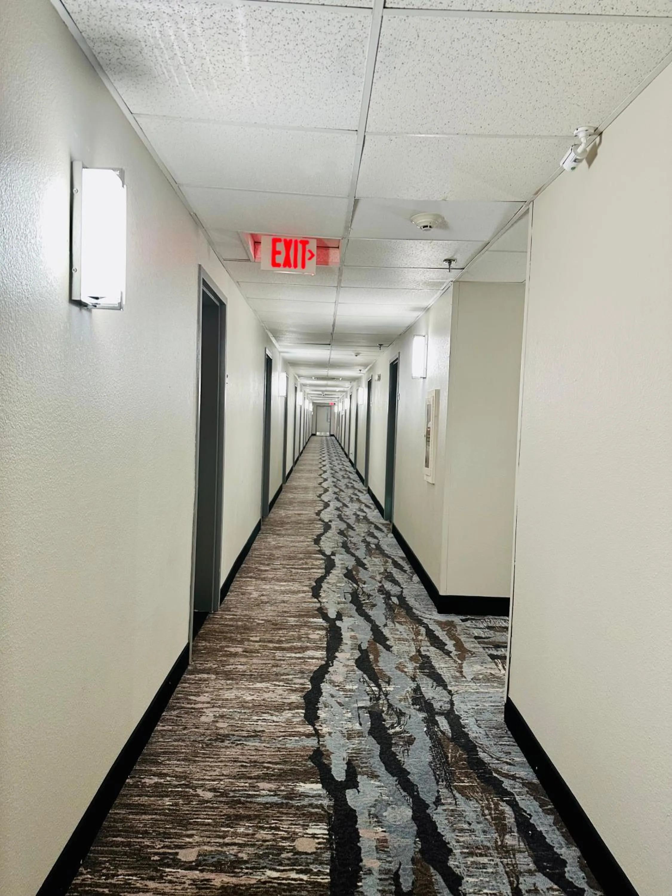 Property building in BlissPoint Inn Northwest Indianapolis