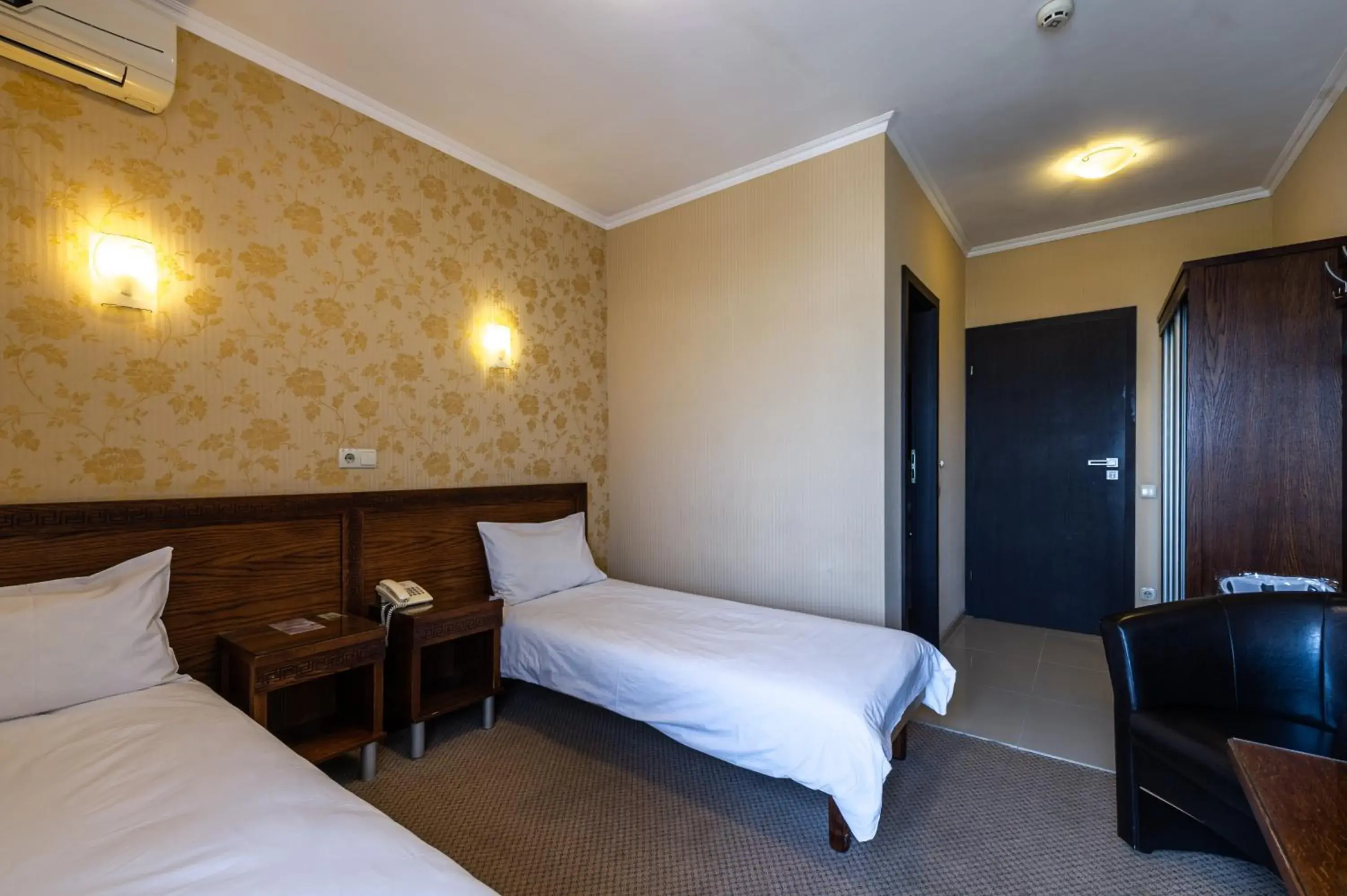 Standard Twin Room in Kamelot Standard Twin Room in Kamelot