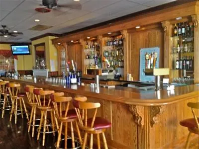 Lounge or bar in Leesburg Colonial Inn