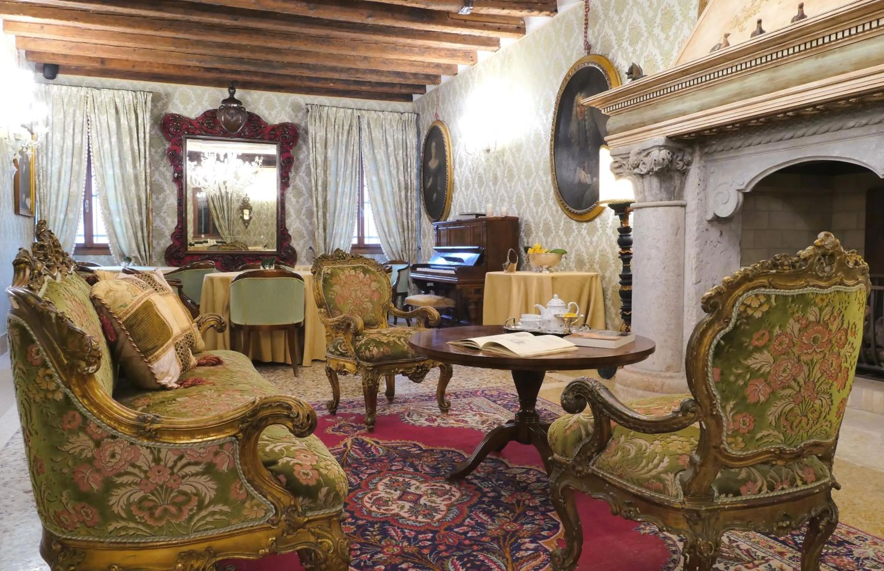 Living room in Relais Alberti