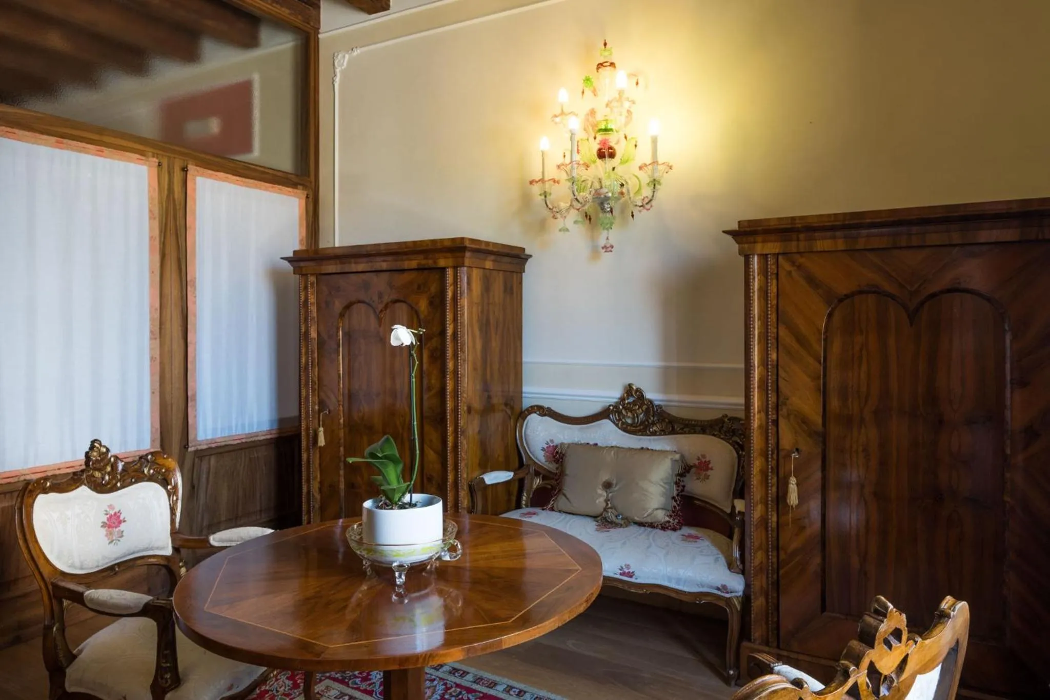 Seating area in Relais Alberti