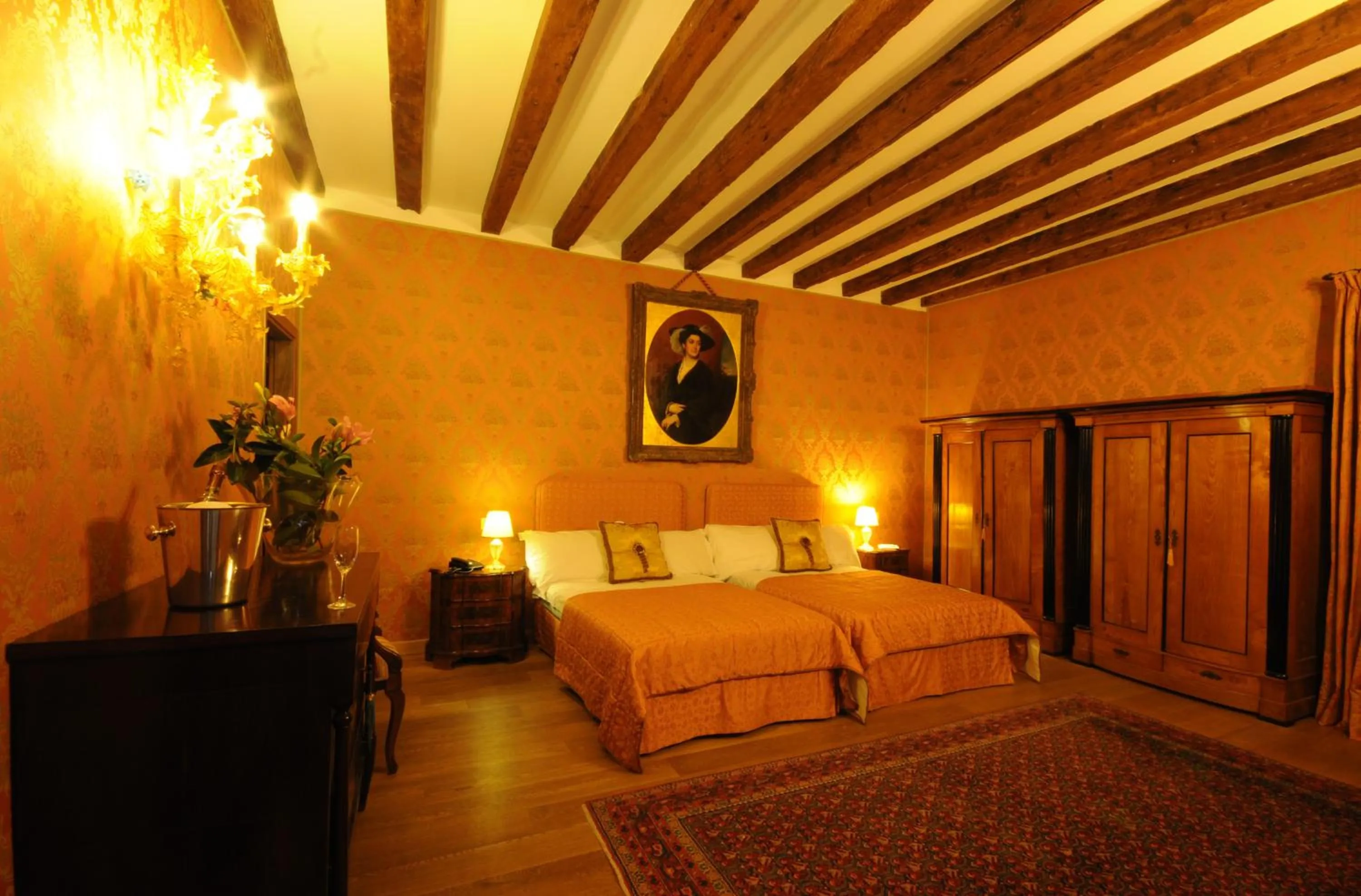 Photo of the whole room, Bed in Relais Alberti
