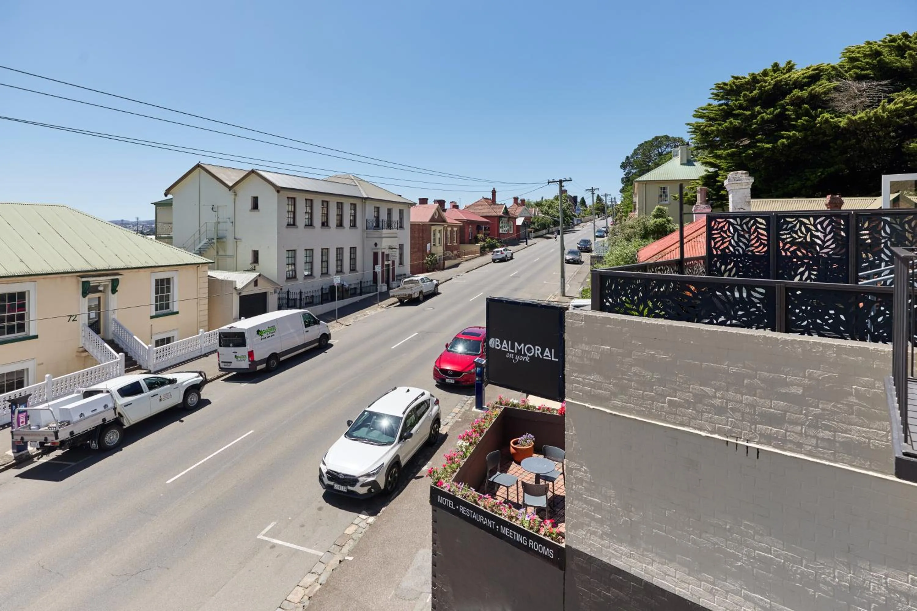 Parking in Balmoral On York