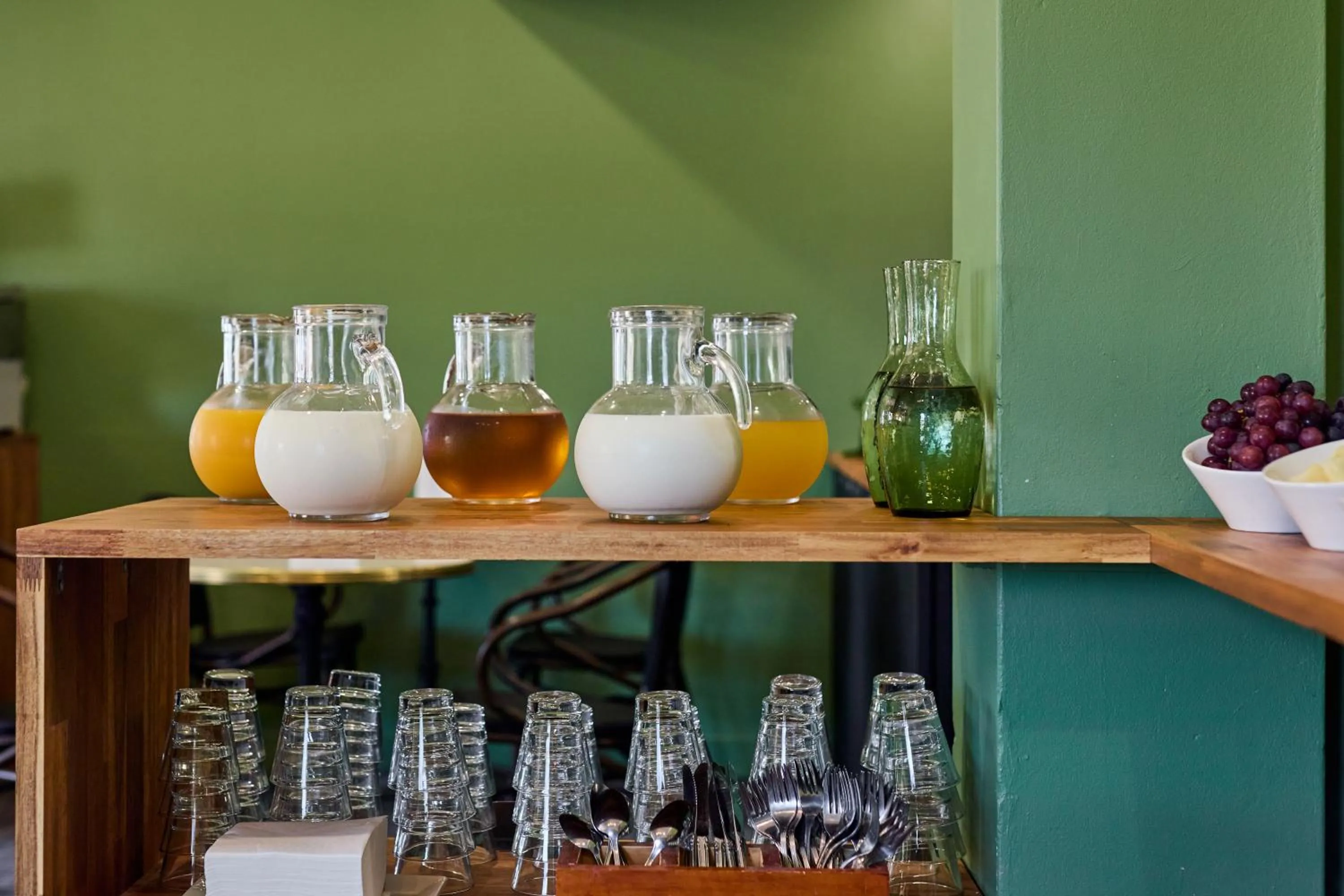 Food and drinks in Balmoral On York