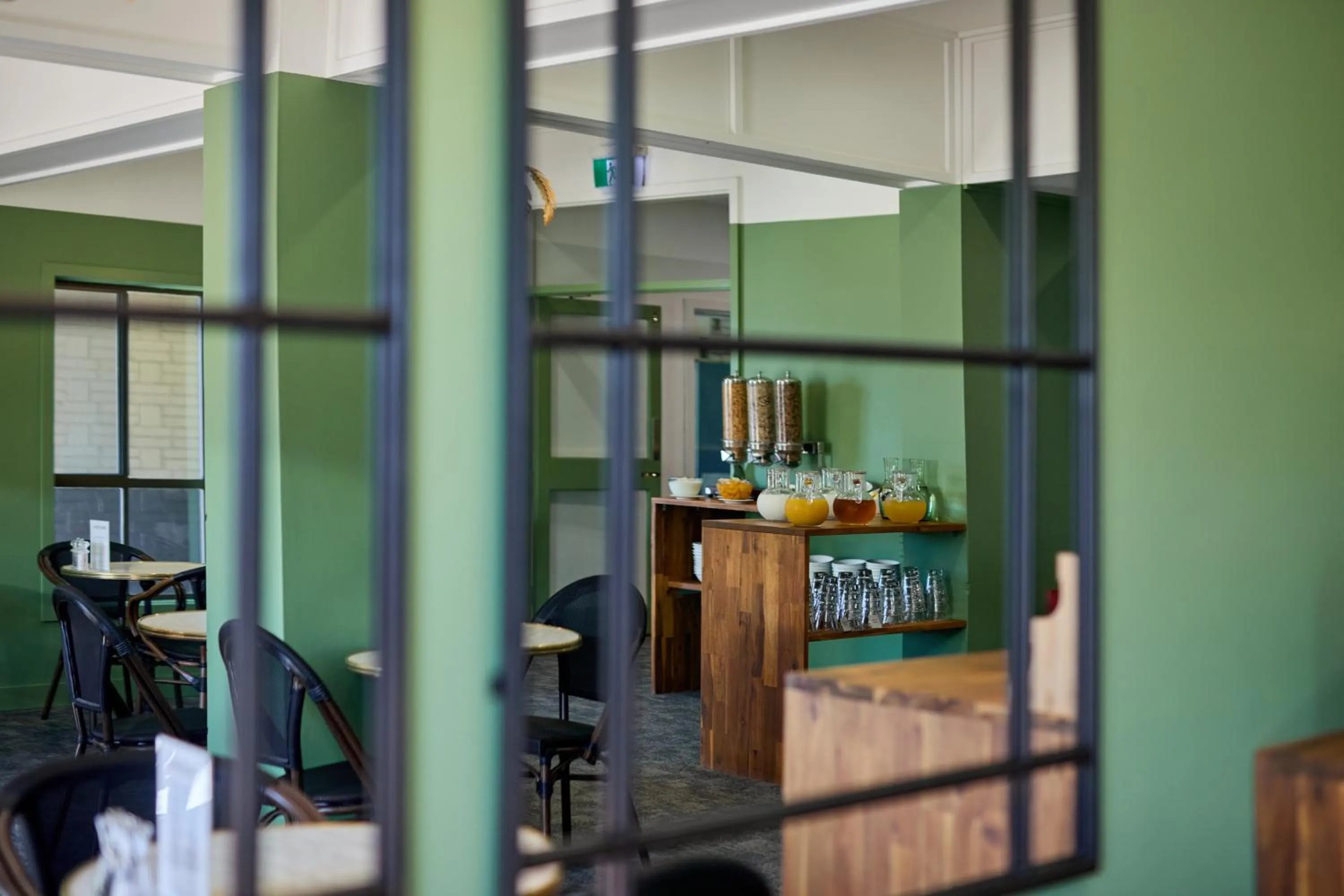 Restaurant/places to eat in Balmoral On York