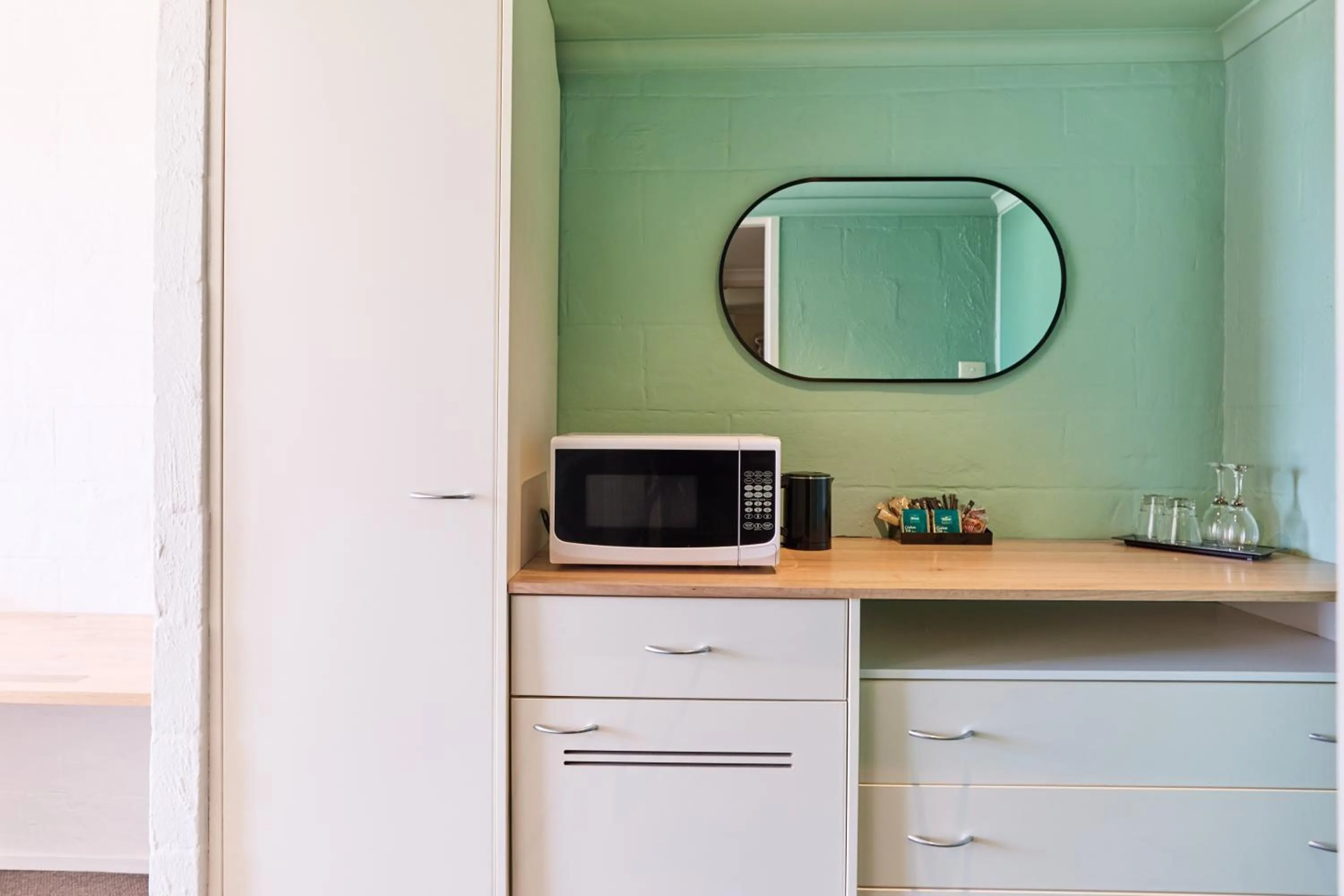 Coffee/tea facilities in Balmoral On York