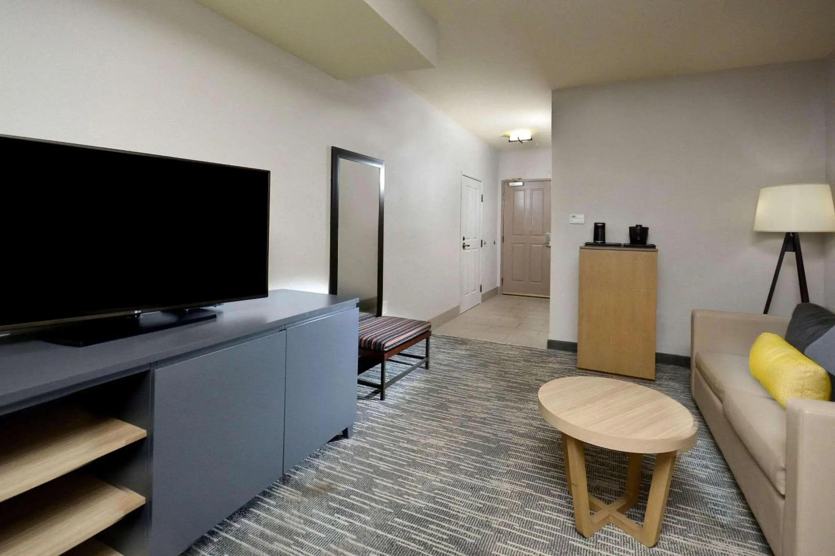 Bedroom in Country Inn & Suites by Radisson, Asheville West near Biltmore Bedroom in Country Inn & Suites by Radisson, Asheville West near Biltmore